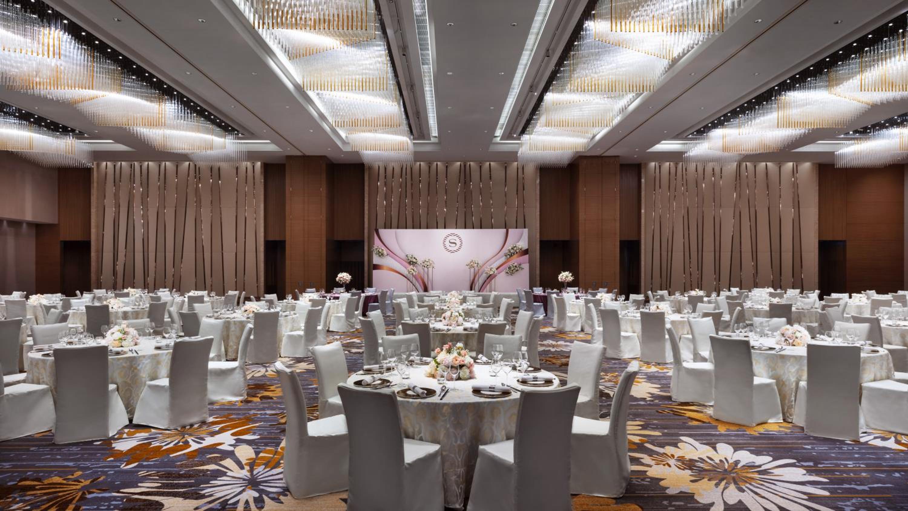 Sheraton Hong Kong Tung Chung Hotel