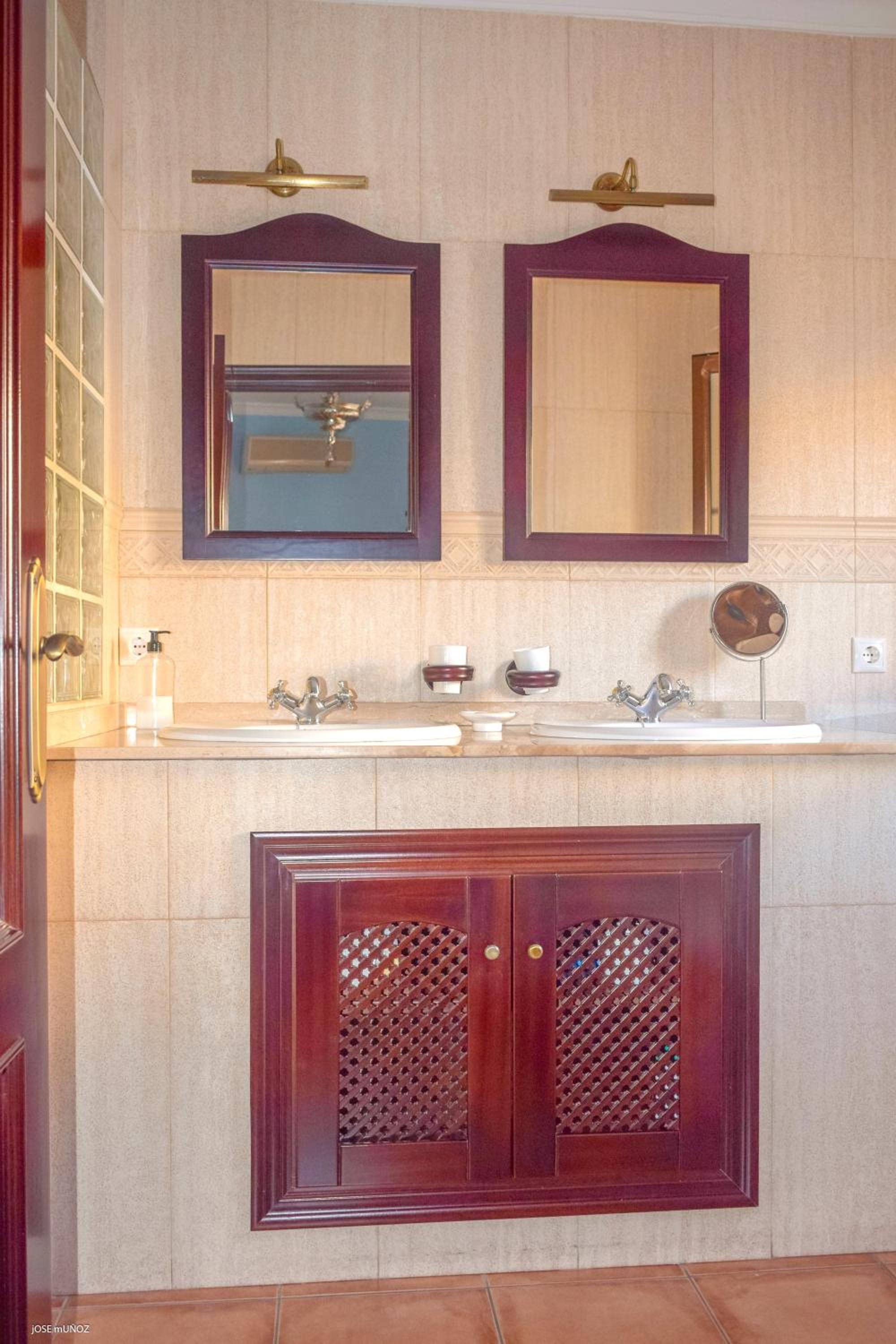 Charming house in the heart of Penaflor Seville with balcony