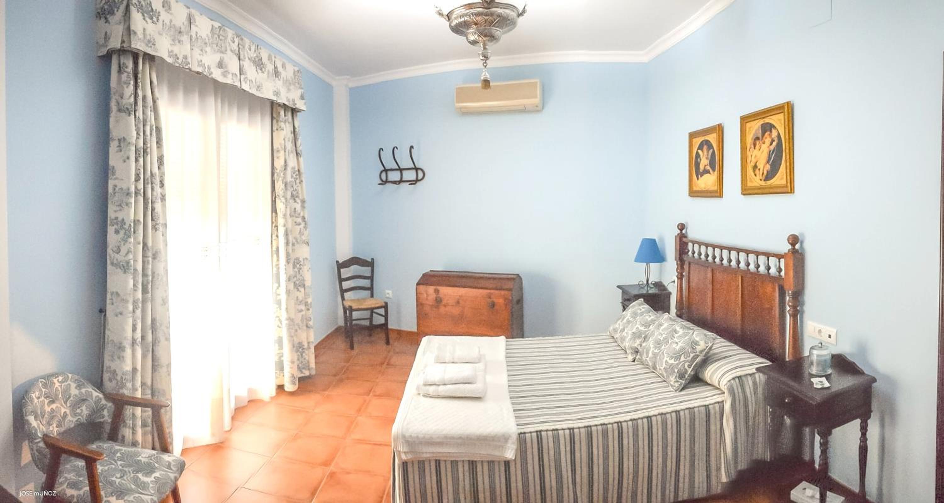 Charming house in the heart of Penaflor Seville with balcony