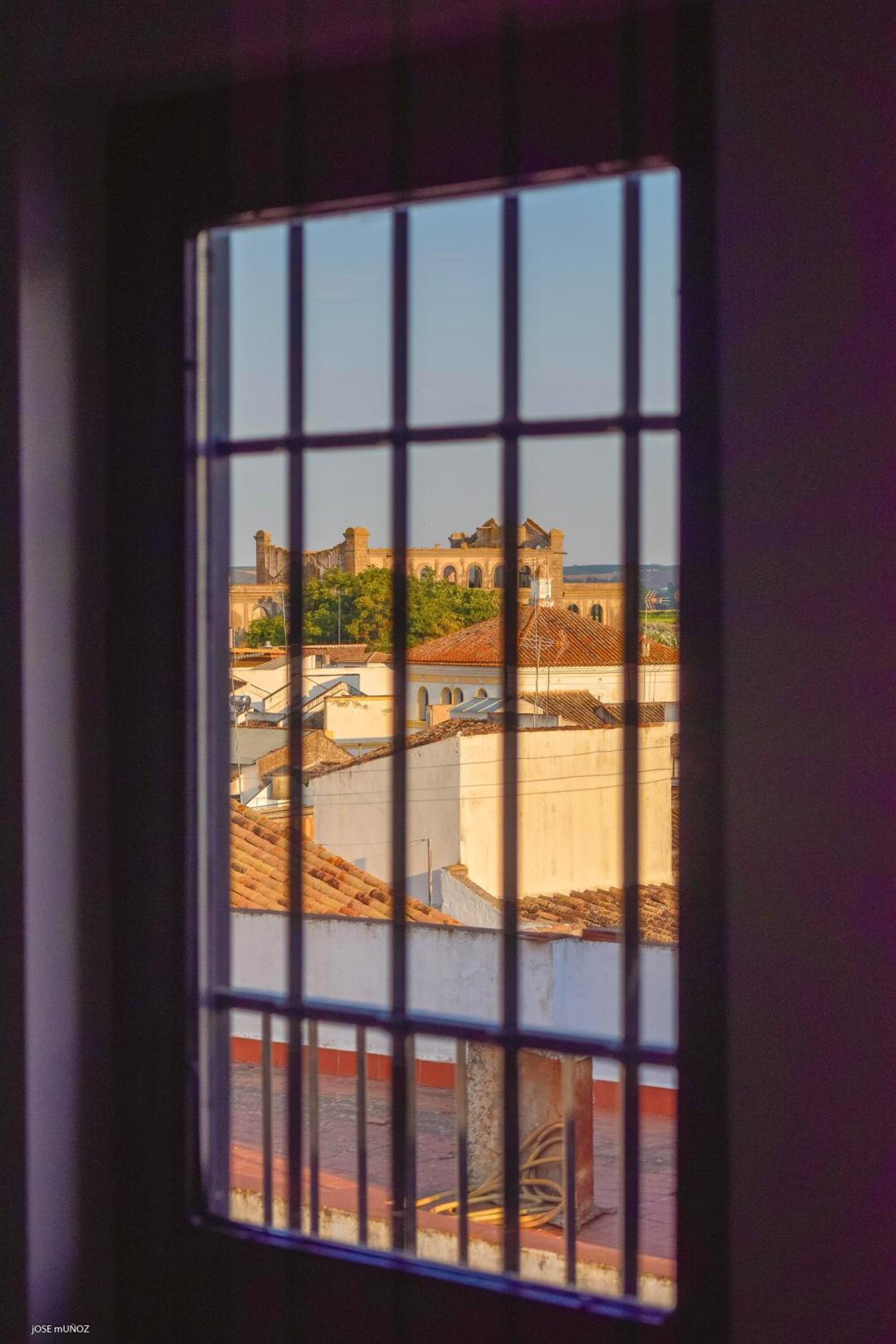 Charming house in the heart of Penaflor Seville with balcony