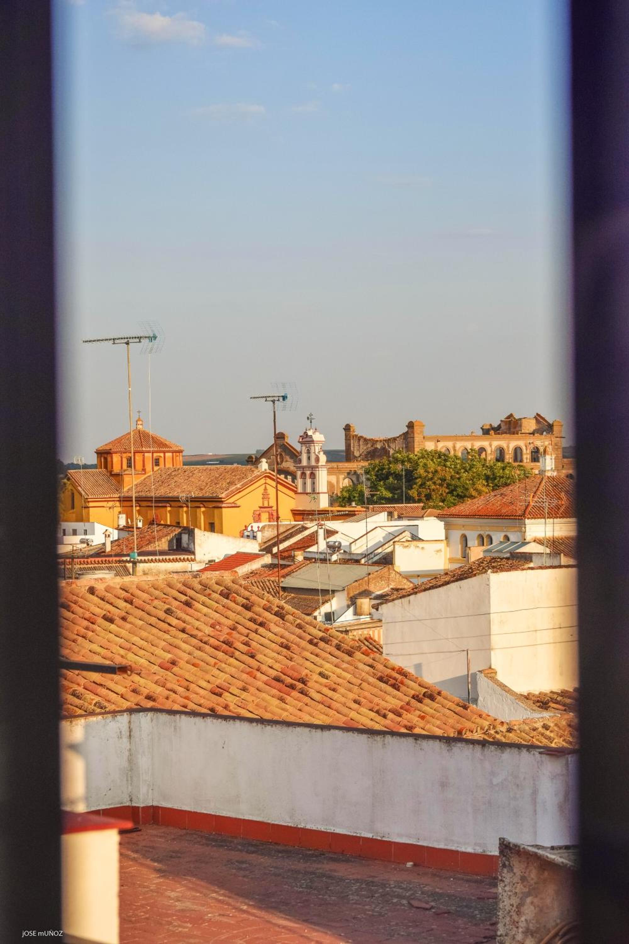Charming house in the heart of Penaflor Seville with balcony