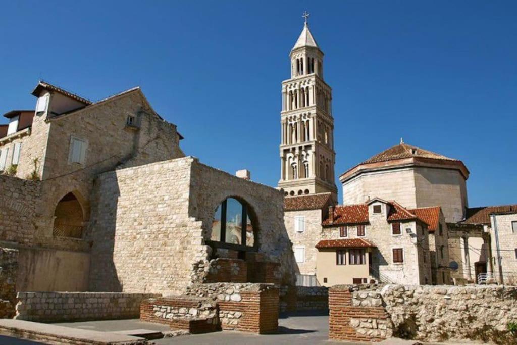 Unique Apartment in heart of the old town of Split view 3