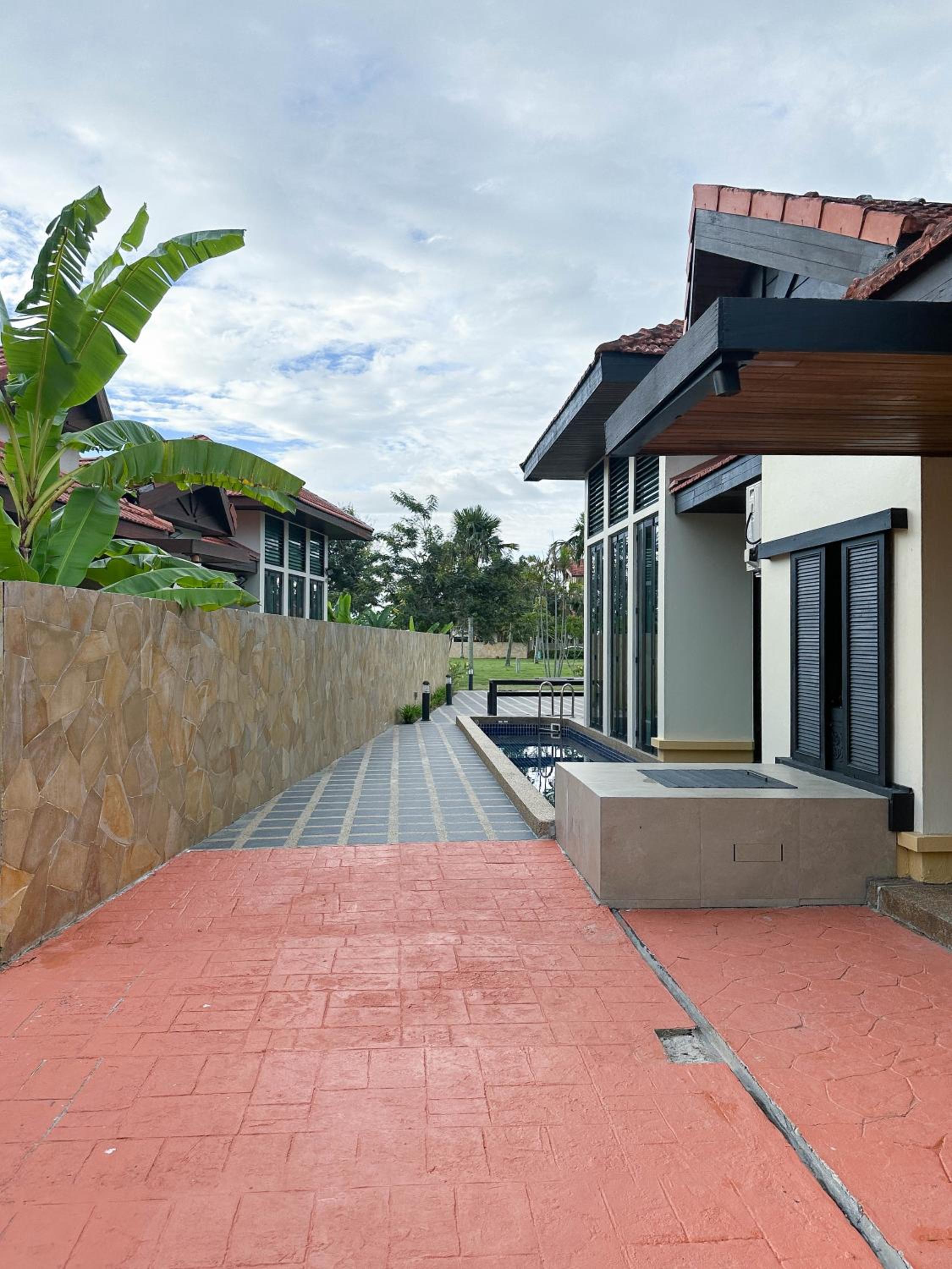 Bonheur at Karambunai