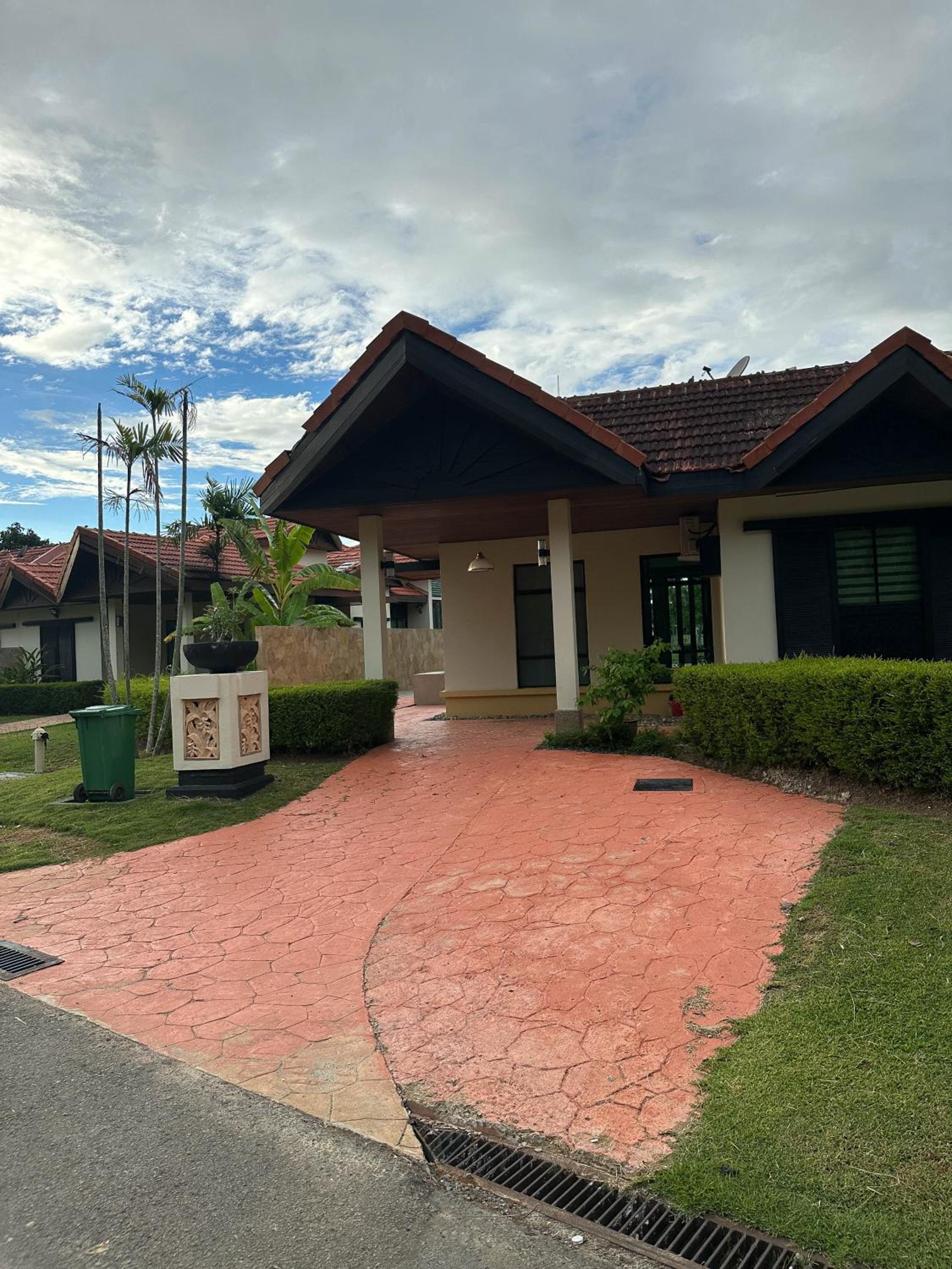 Bonheur at Karambunai