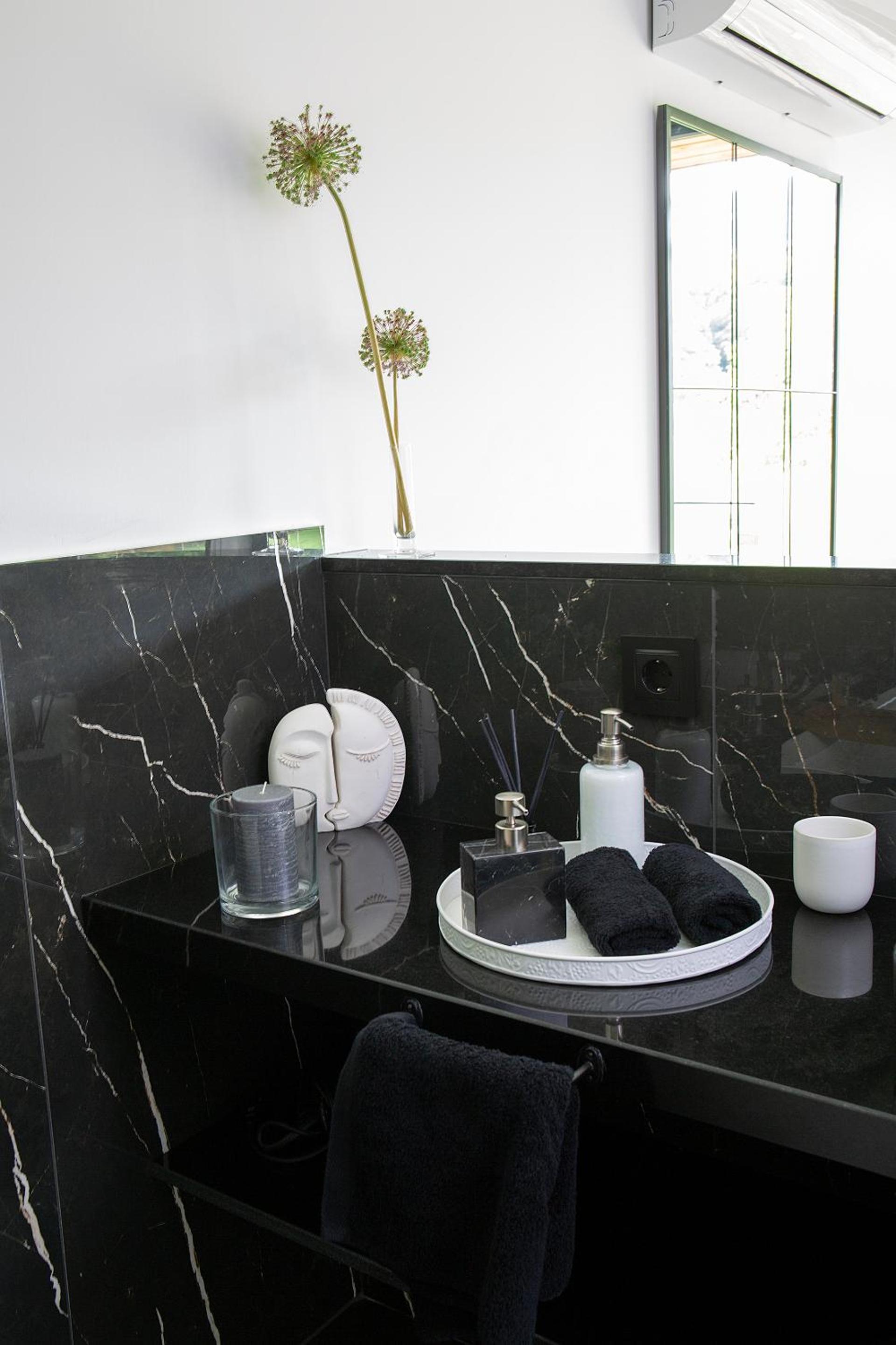 VIBE LUXURY CABINS