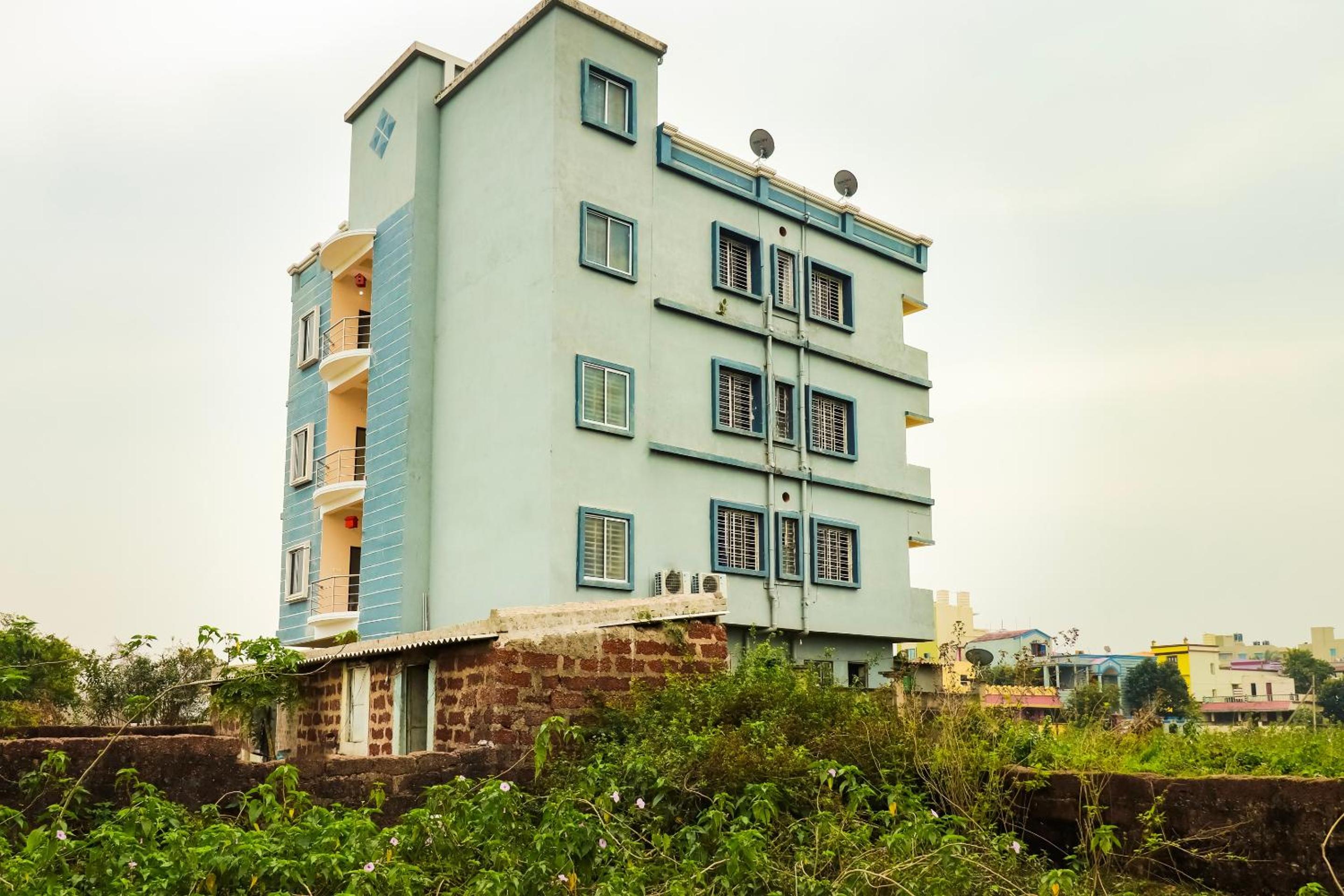 Hotel O Home Sun City Behind Old Shiva Temple view 3