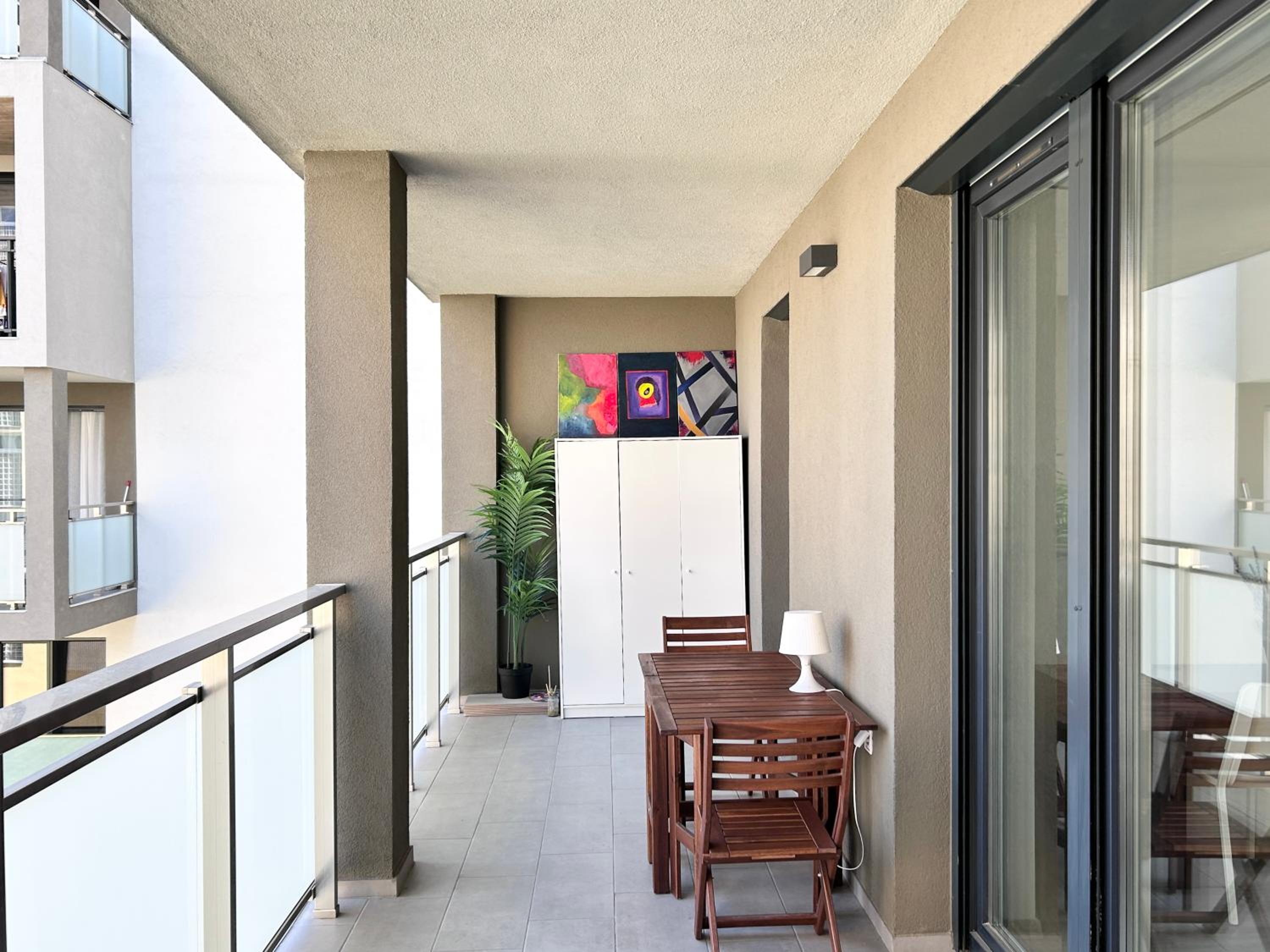 New 2022 Family&Friends Downtown AC 3BR 2BA FREE PARKING big Balcony near Metro&Train Station SELF CHECK-IN Apt view 2