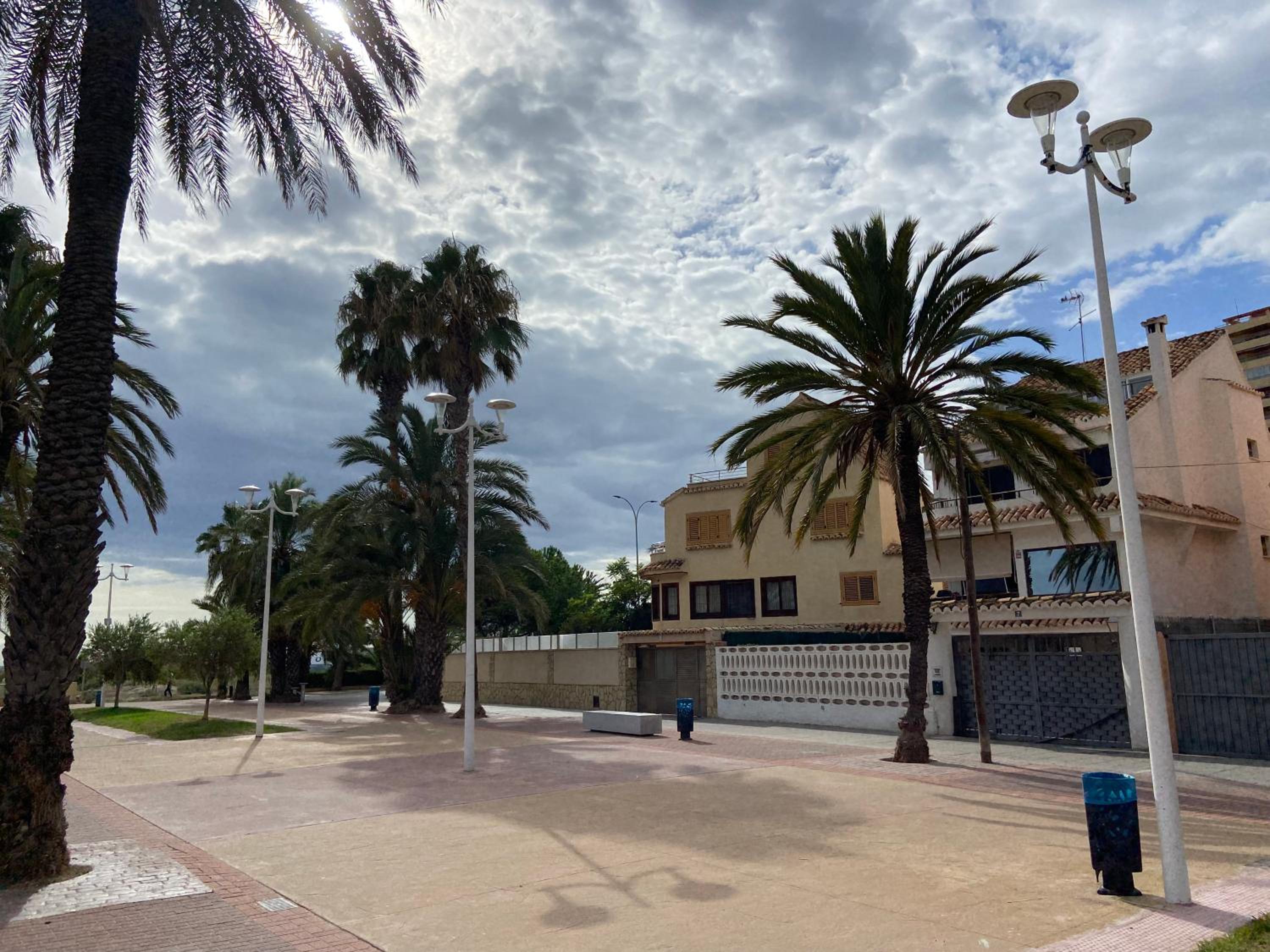 Escápate al Sol Apartamento con Piscina y Playa Cercana
