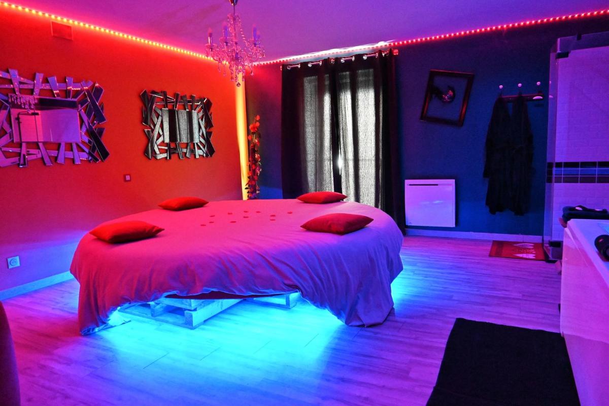 Nuit insolite-Room Love view 3