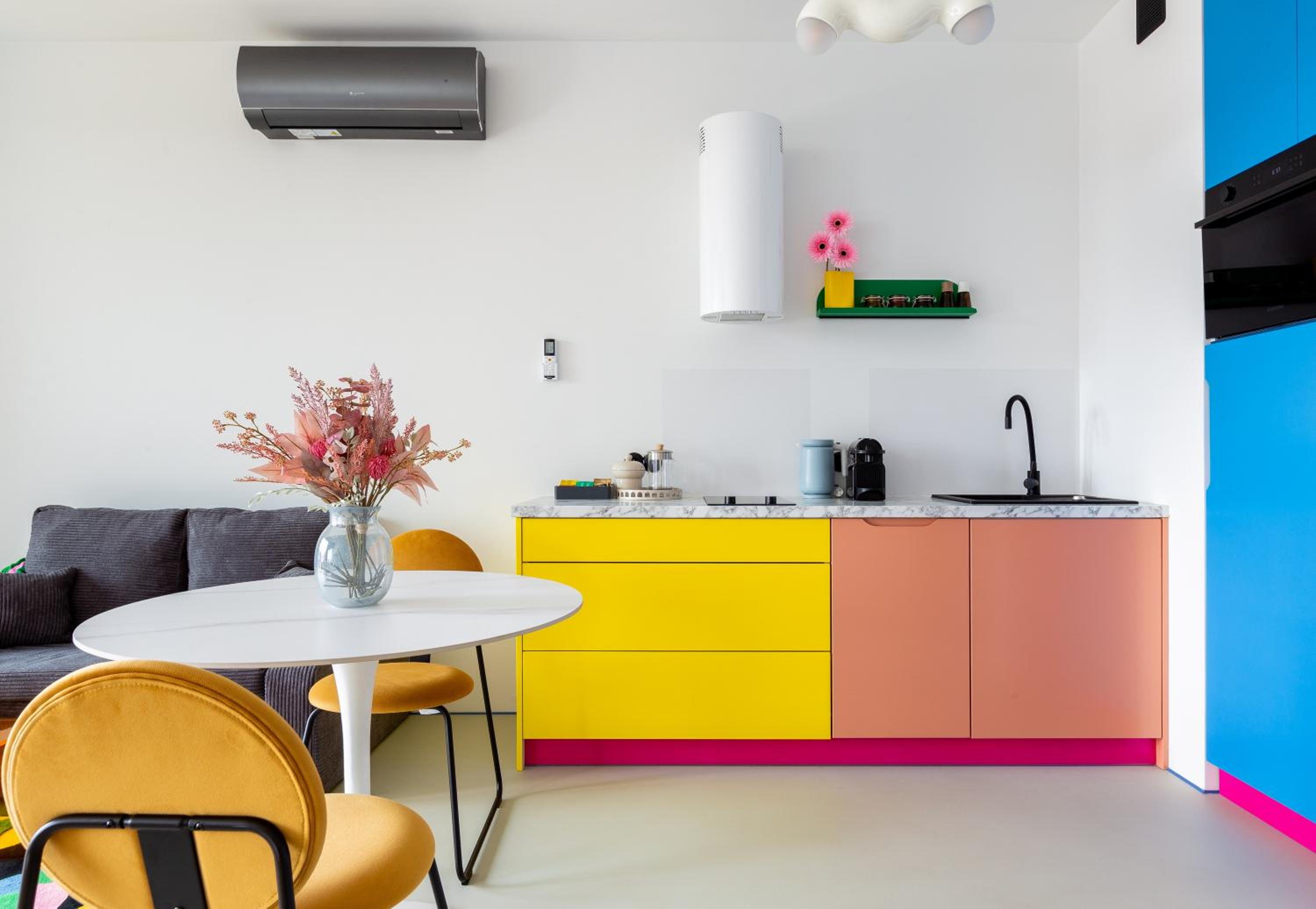 Chlebova - Riverside View Terrace, Free Parking, Gym & Kidsplay by Downtown Apartments