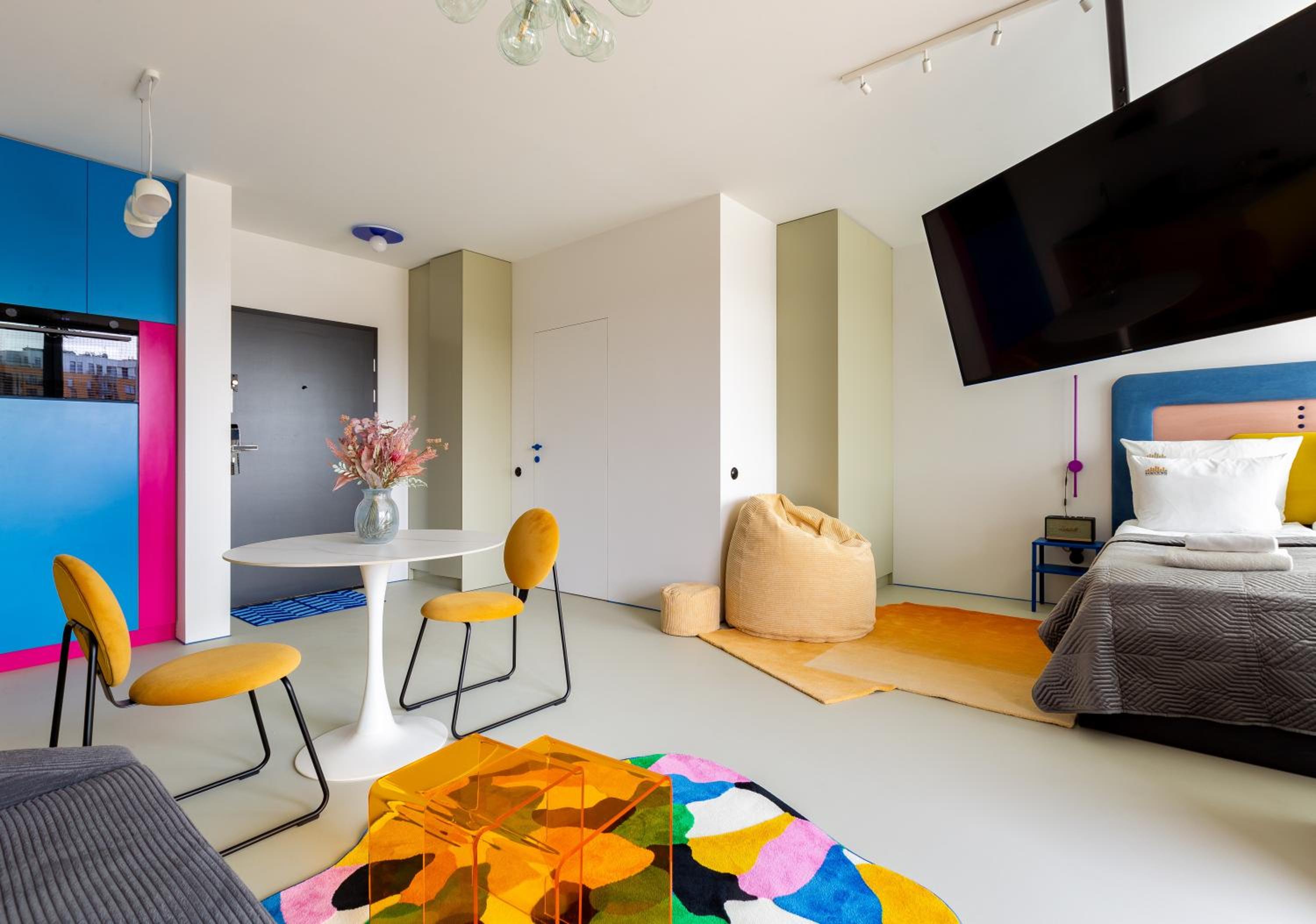 Chlebova - Riverside View Terrace, Free Parking, Gym & Kidsplay by Downtown Apartments