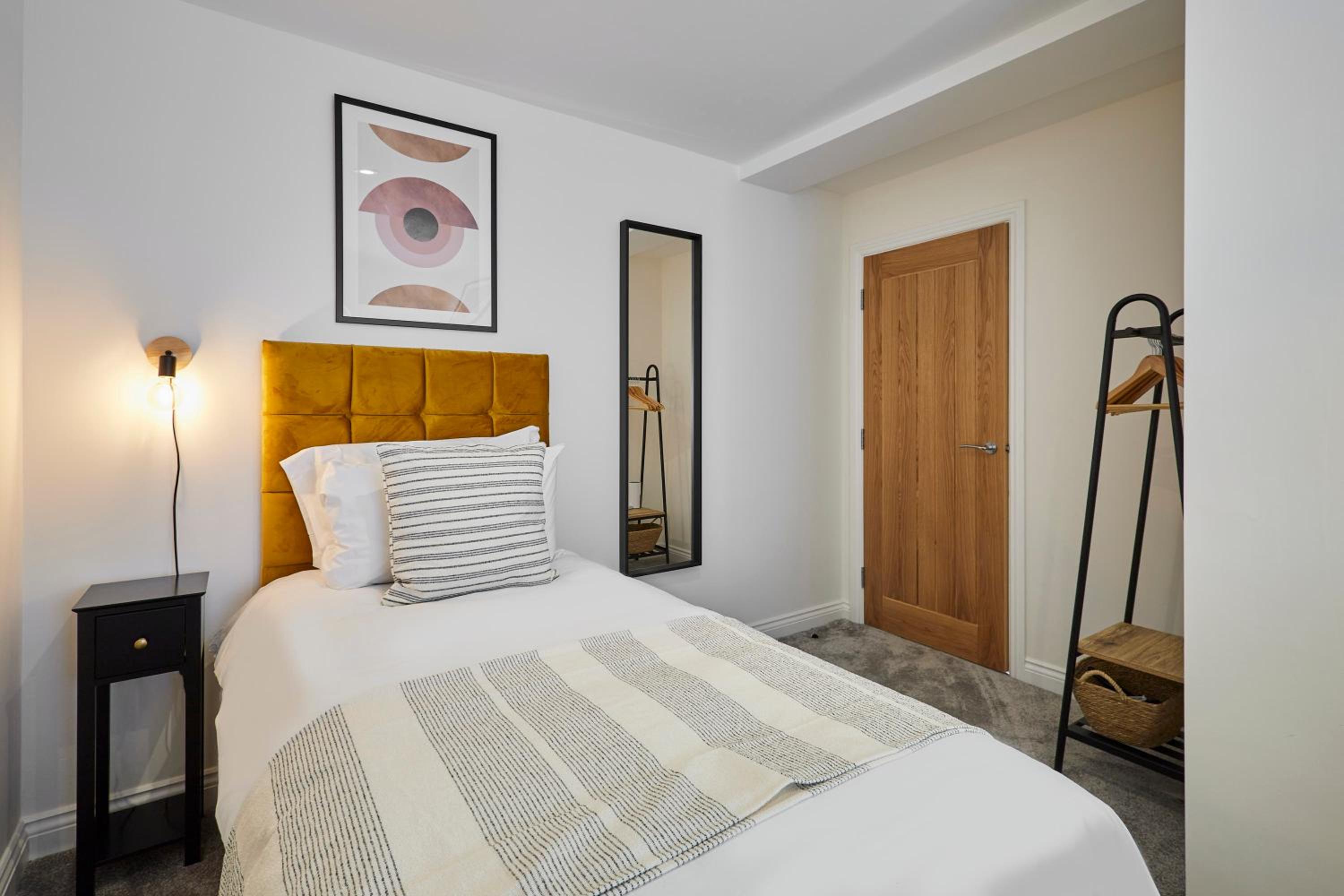 Host & Stay - 2 The Mount view 3