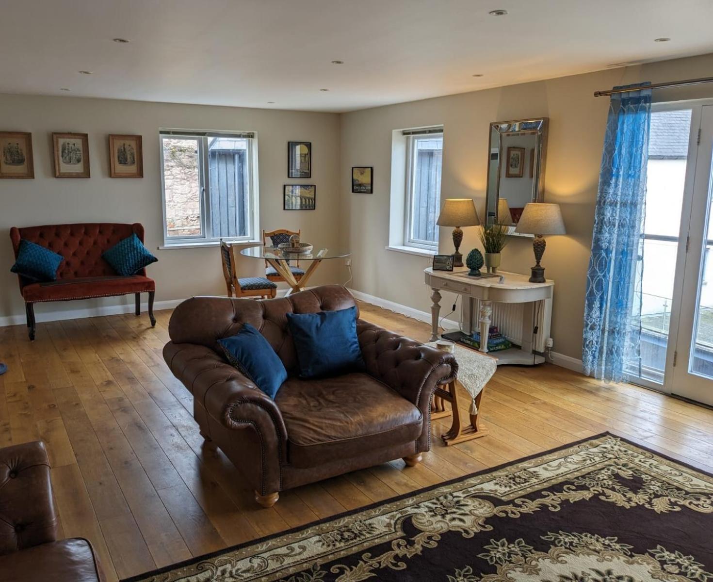 18 Mill Wharf Apartment