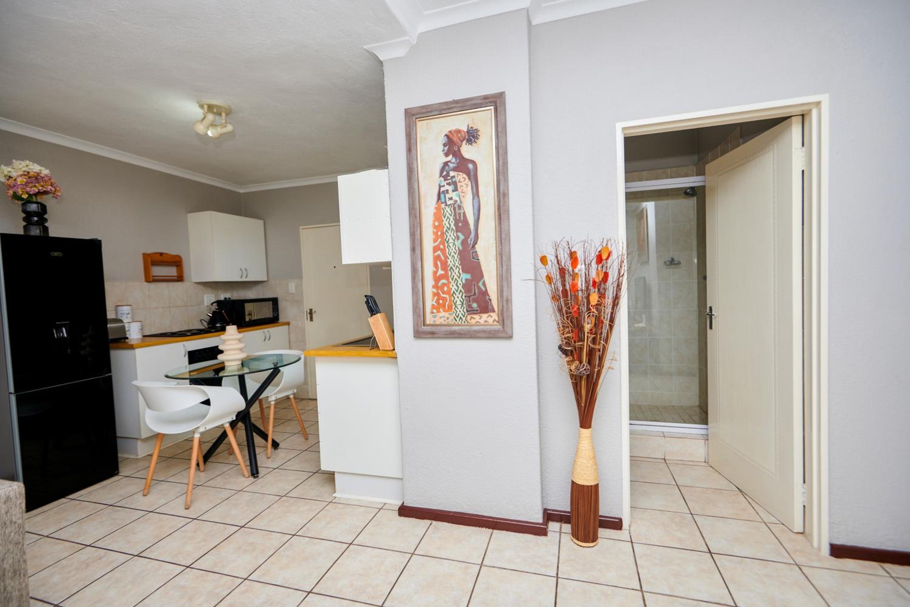 Cosy Hatfield Apartment view 4