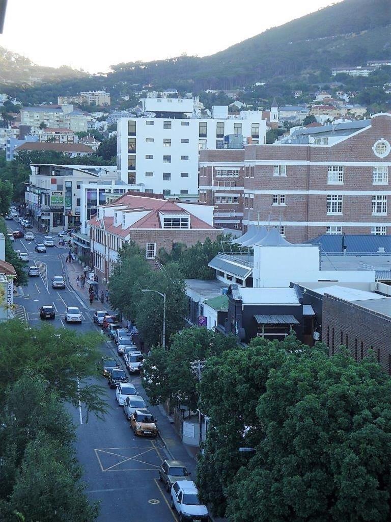 Overbeek 1 Bedroom 702 Apartment on Kloof Street