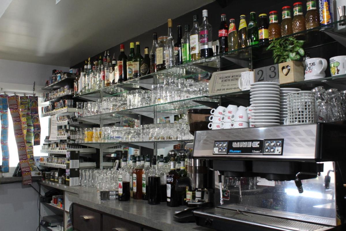 bar