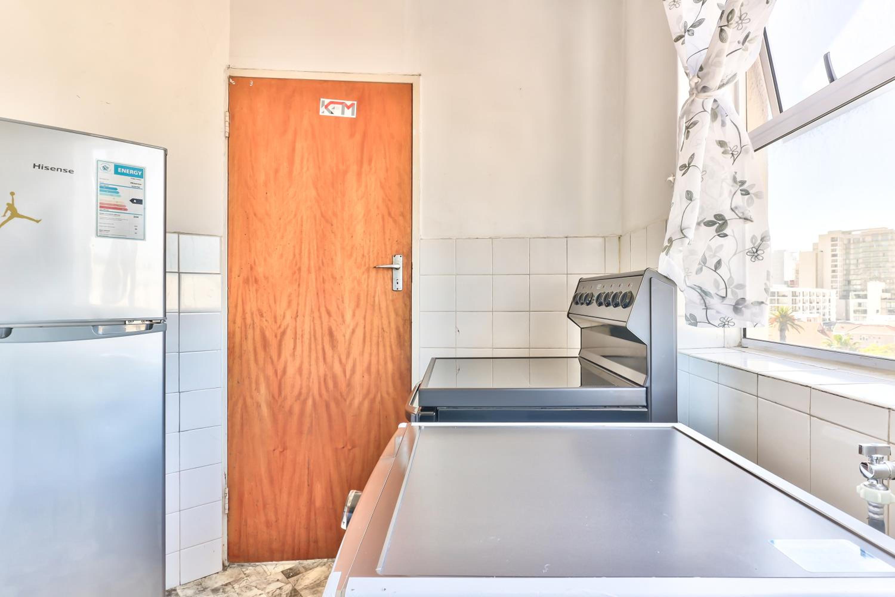 Overbeek Studio 508 on Kloof Street view 2