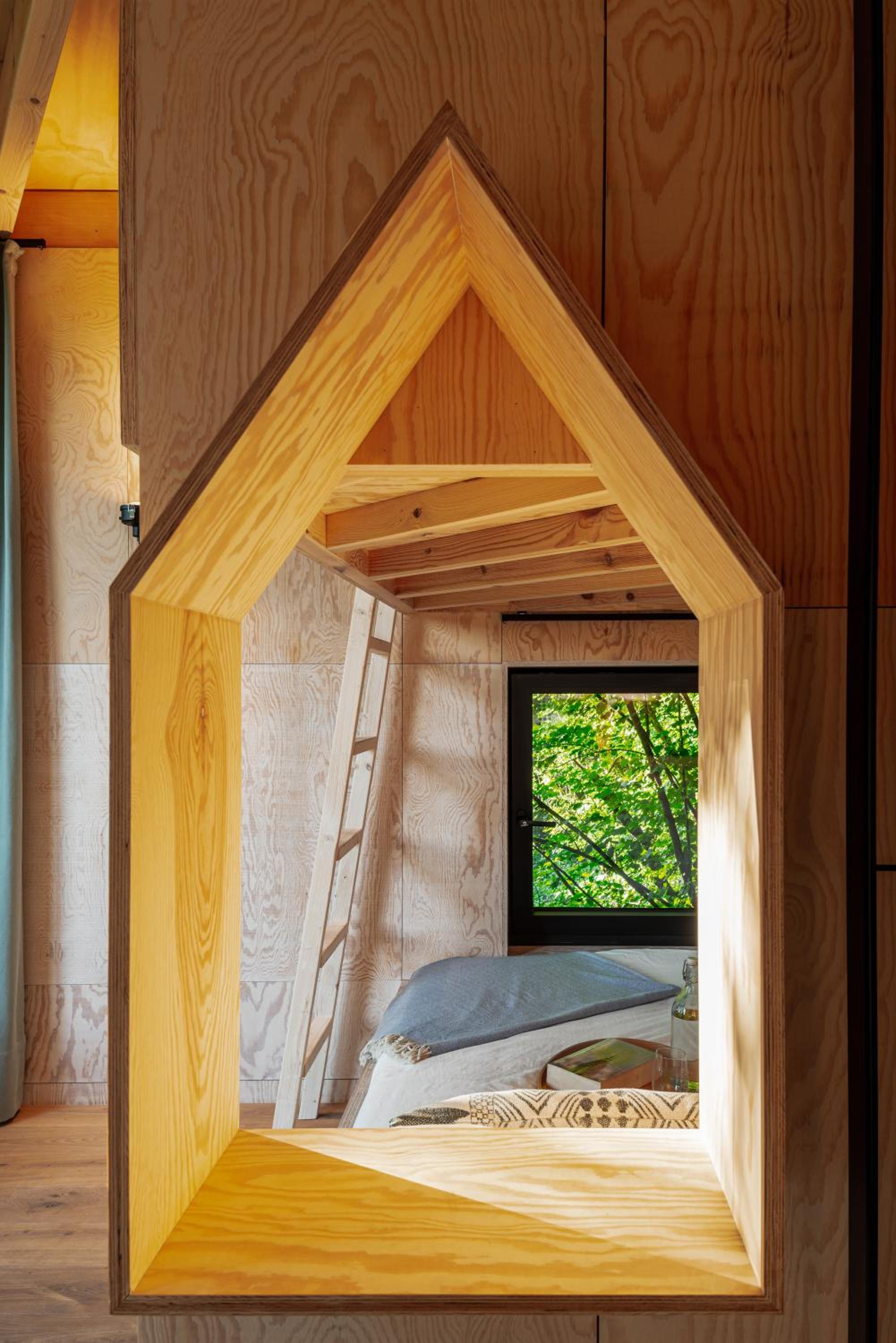 Hutstuf - The Owl & Private Rooftop Spa