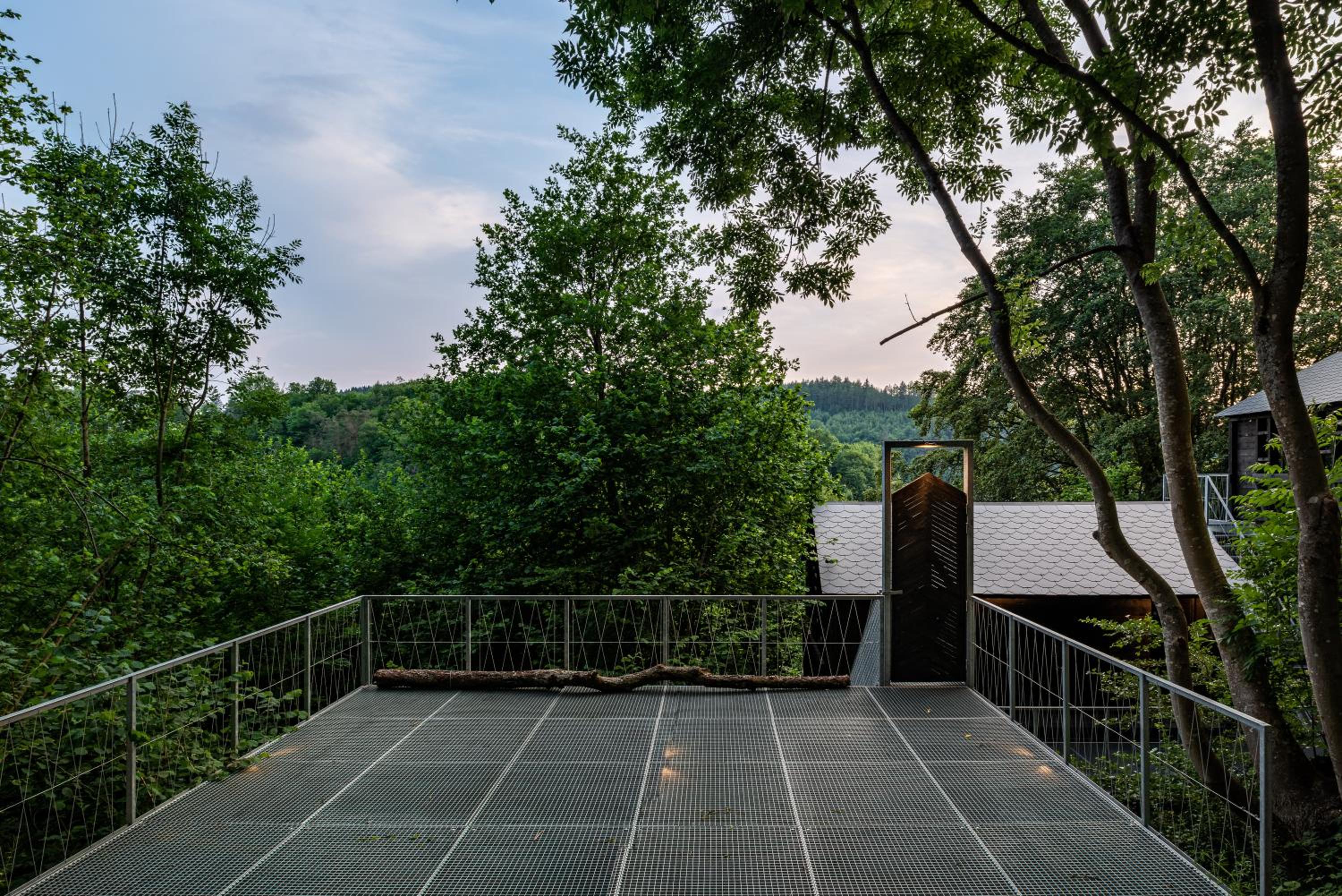 Hutstuf - The Owl & Private Rooftop Spa