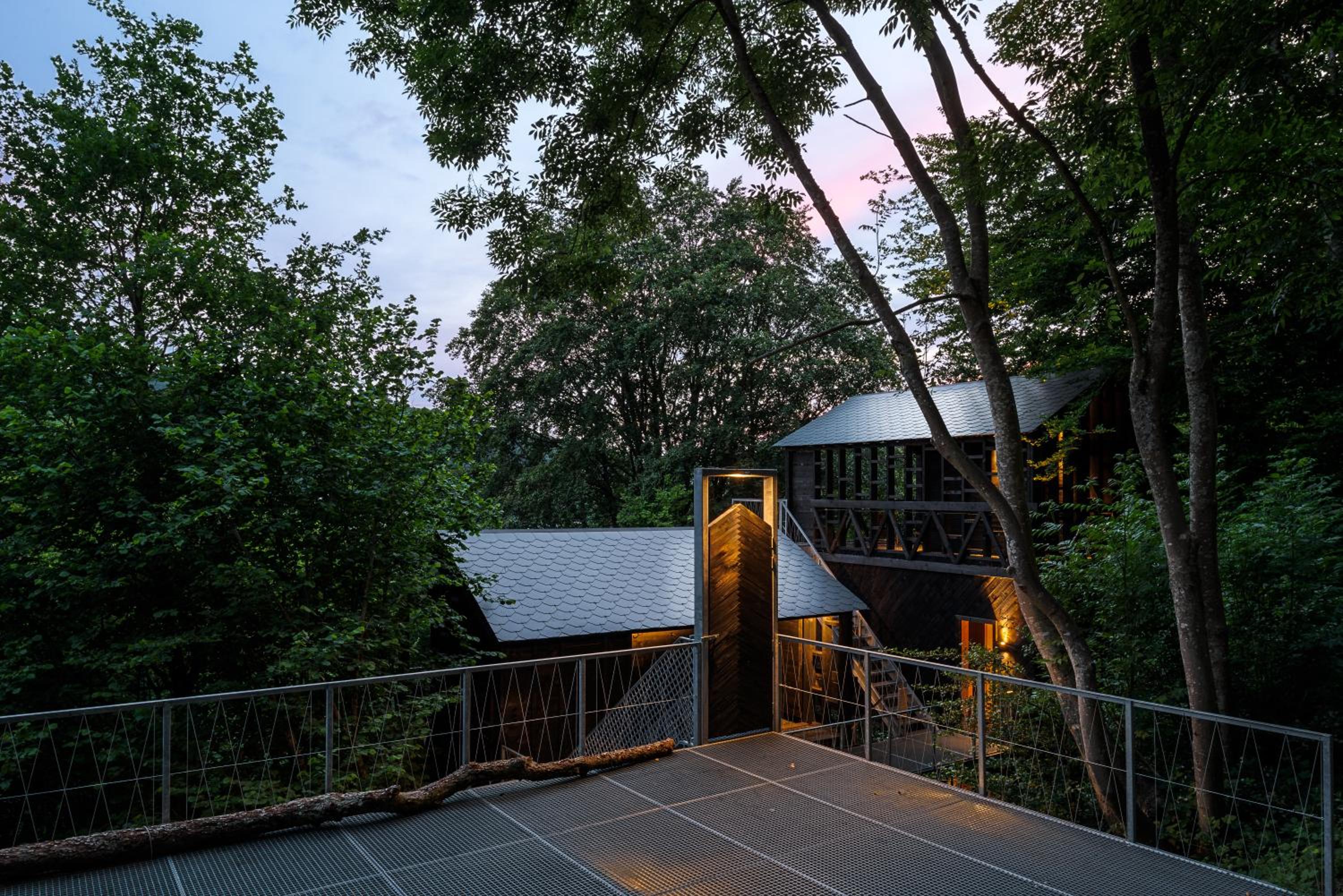 Hutstuf - The Owl & Private Rooftop Spa