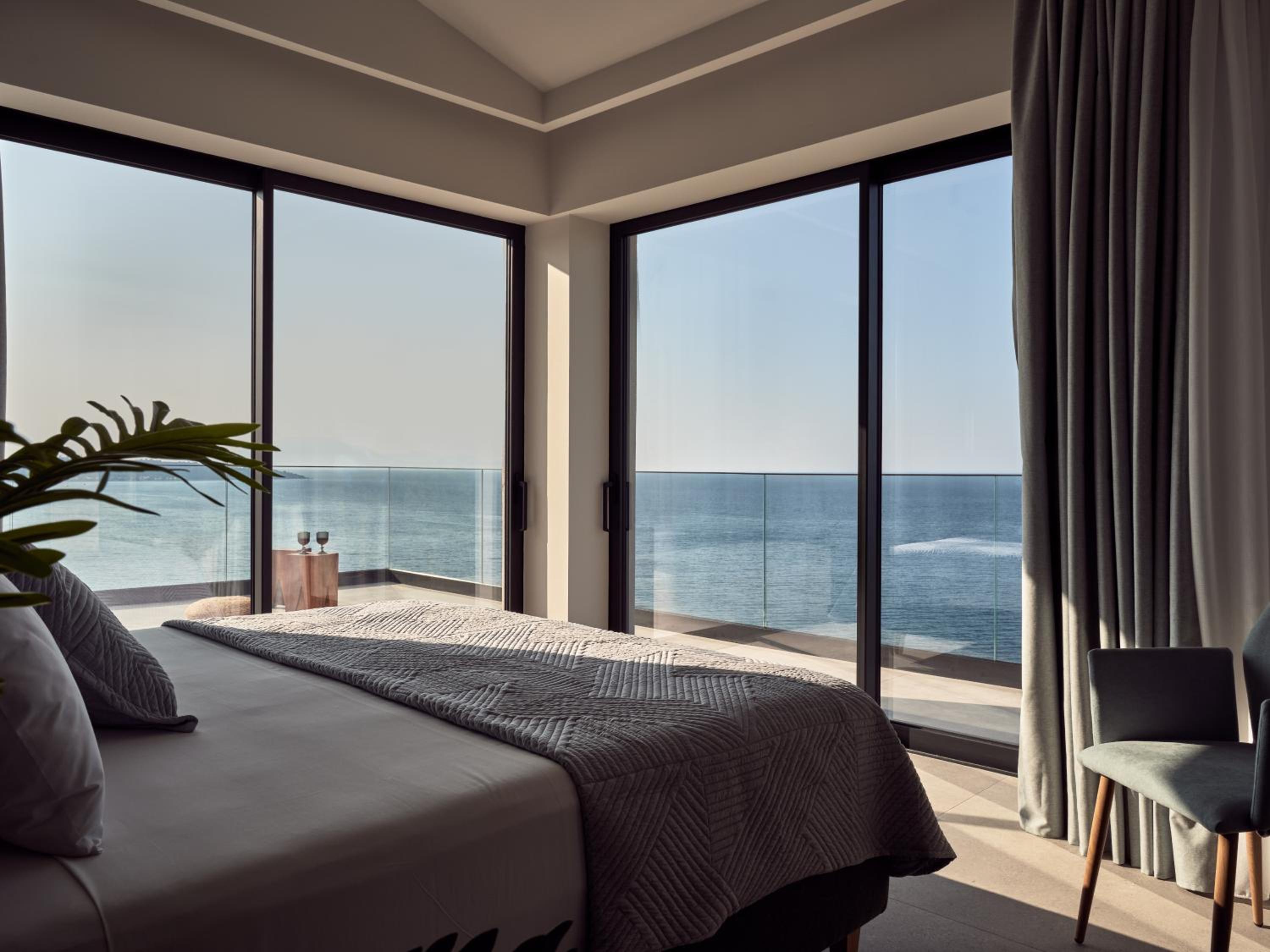 Bardo Villa, Endless Blue with Heated Pool, By ThinkVilla photo 3