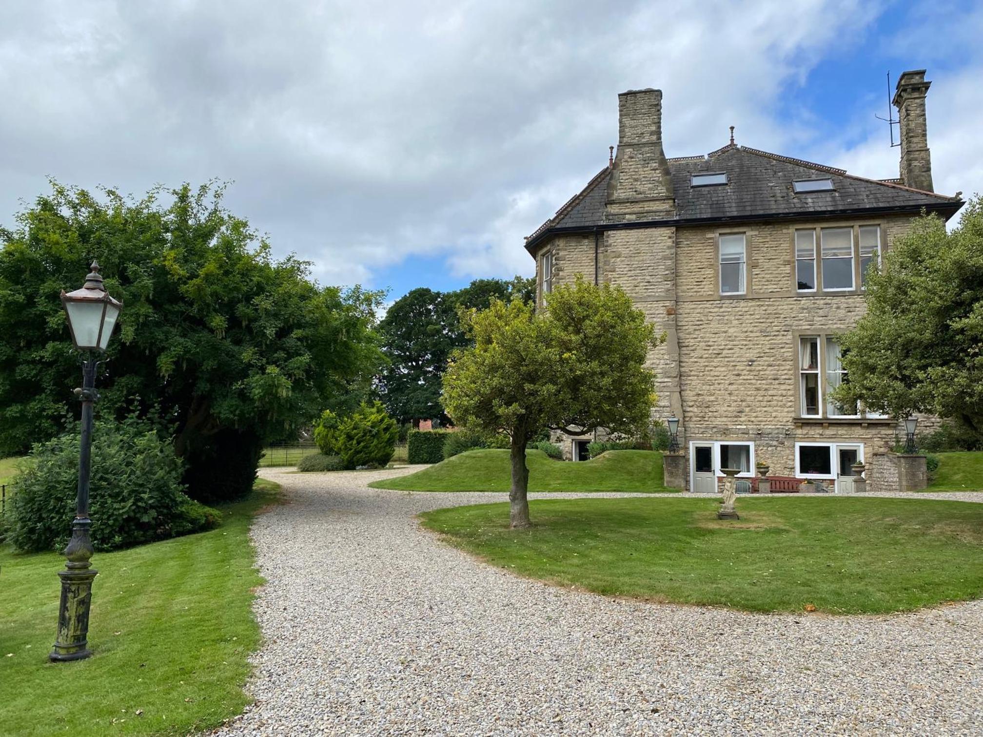 Bellfield Country Suites