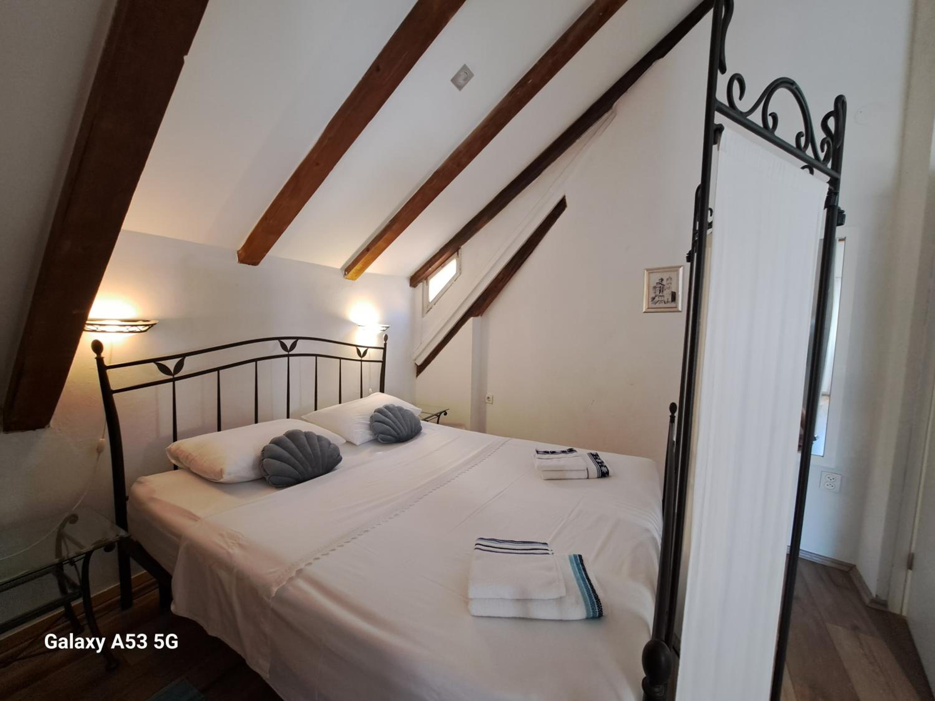 Studio apartman u renesansnoj vili view 5
