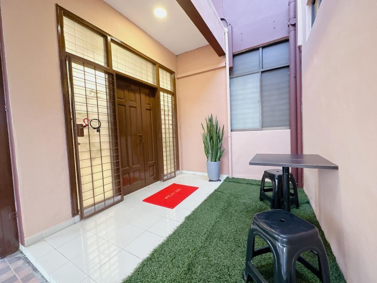 B04 Modern Deluxe Homestay