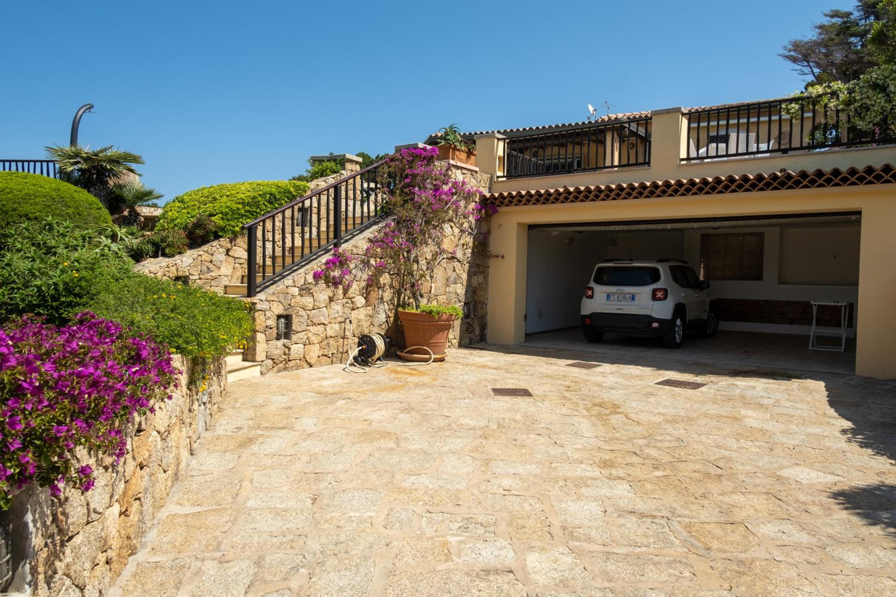Villa Baja Sardinia con piscina e vista