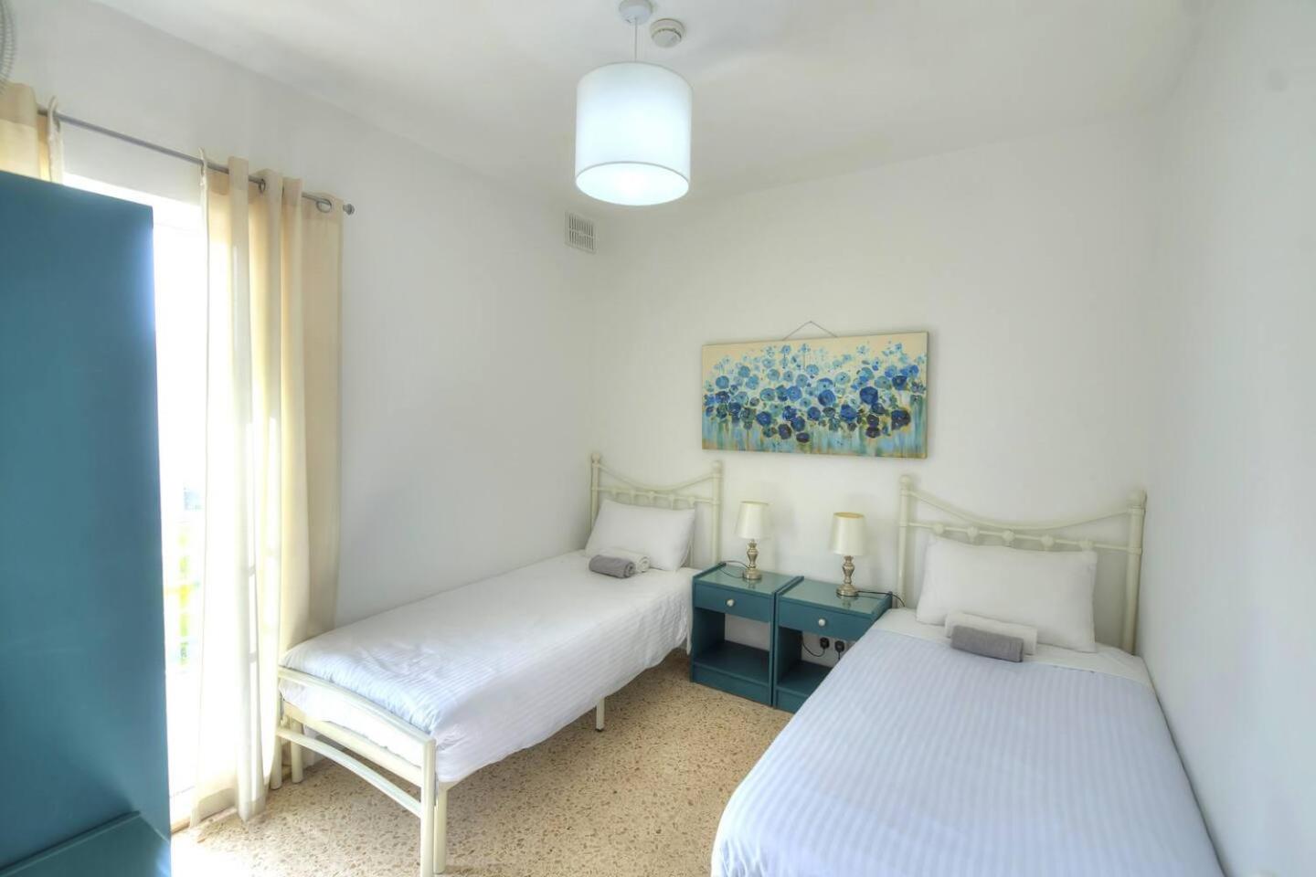 2 bedroom flat near seafront & Valletta ferry RSEG1-1 view 2