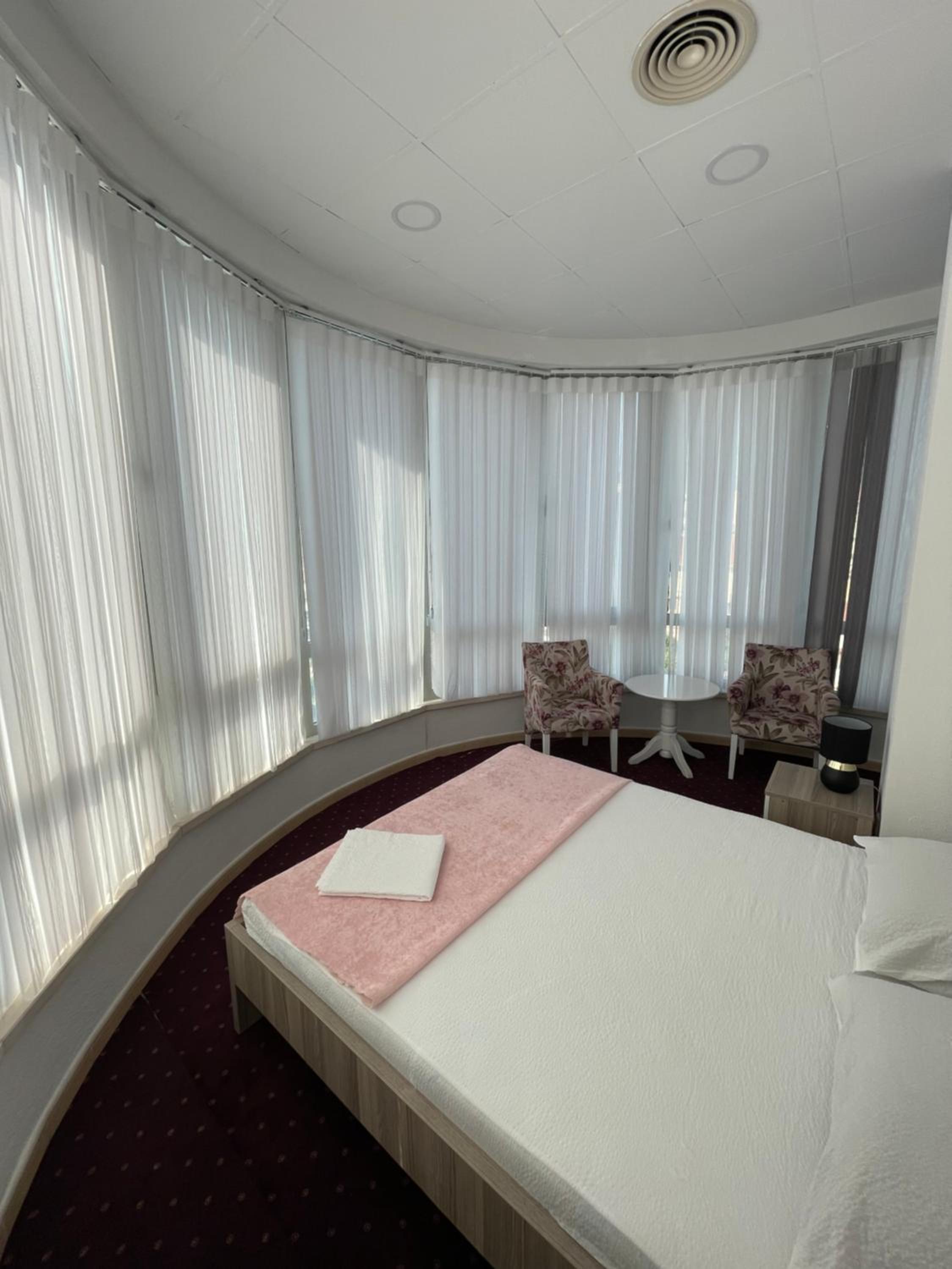 Lux Apartments