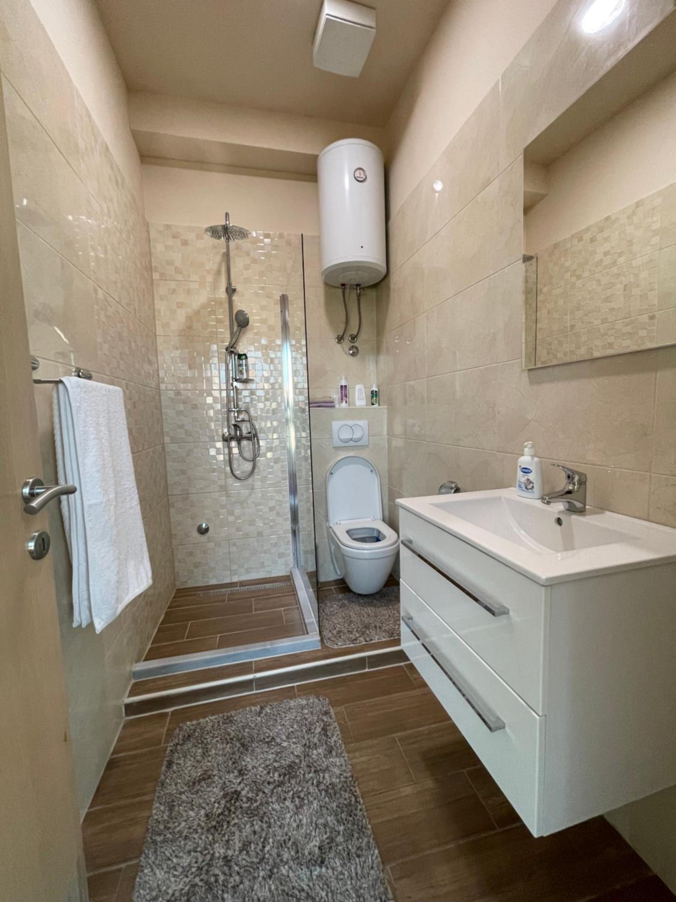 Lux Apartments