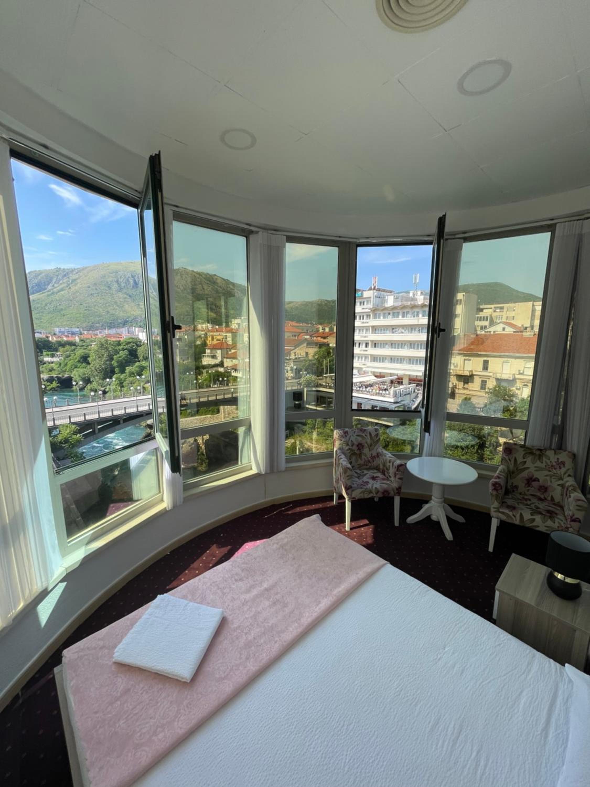 Lux Apartments