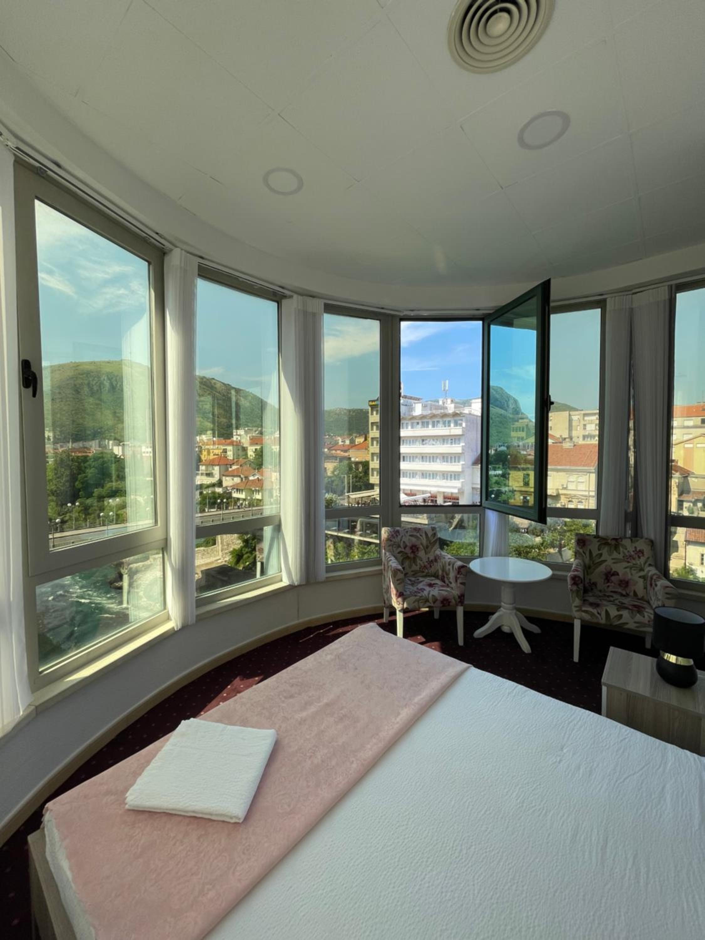 Lux Apartments