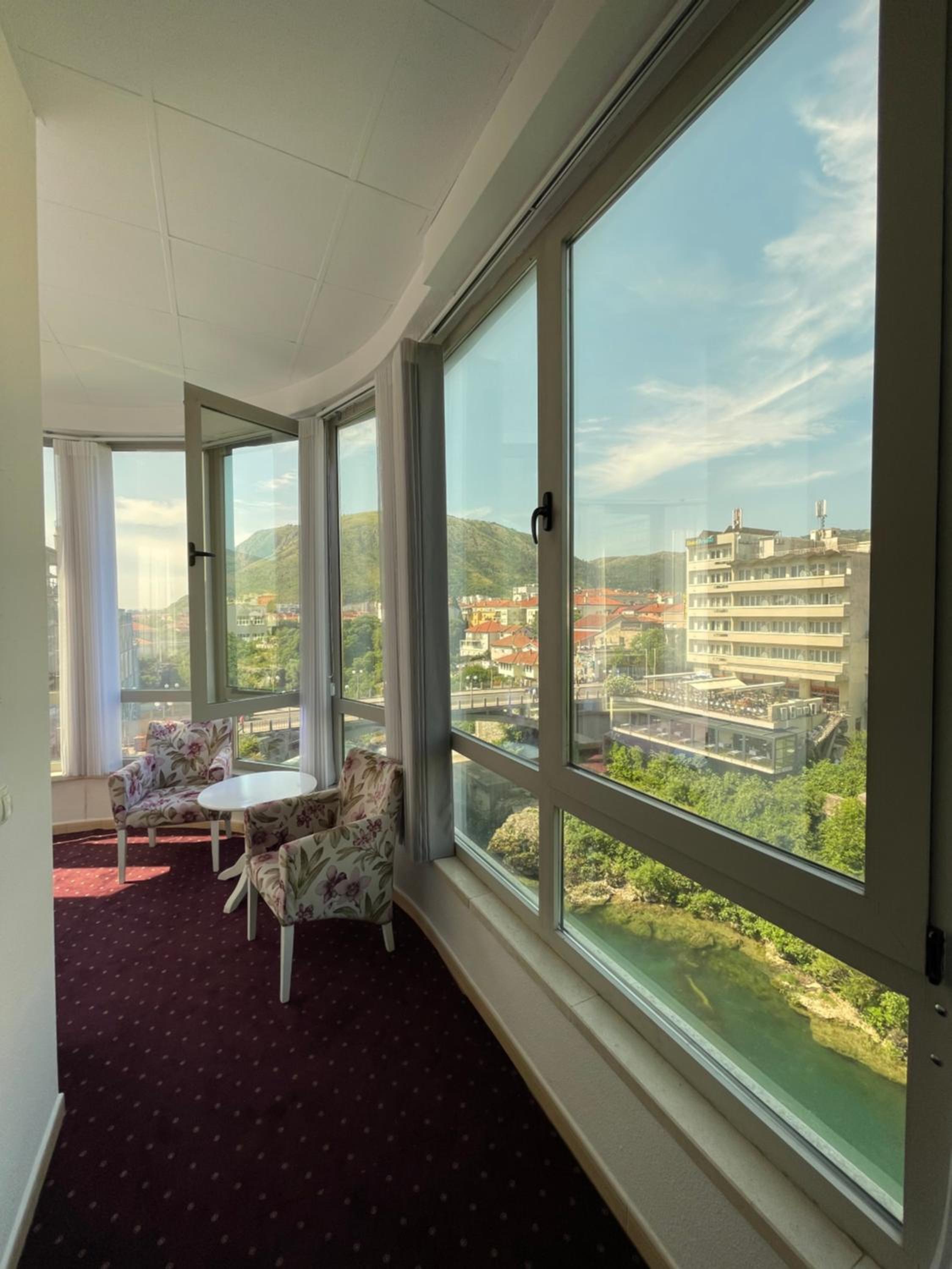 Lux Apartments