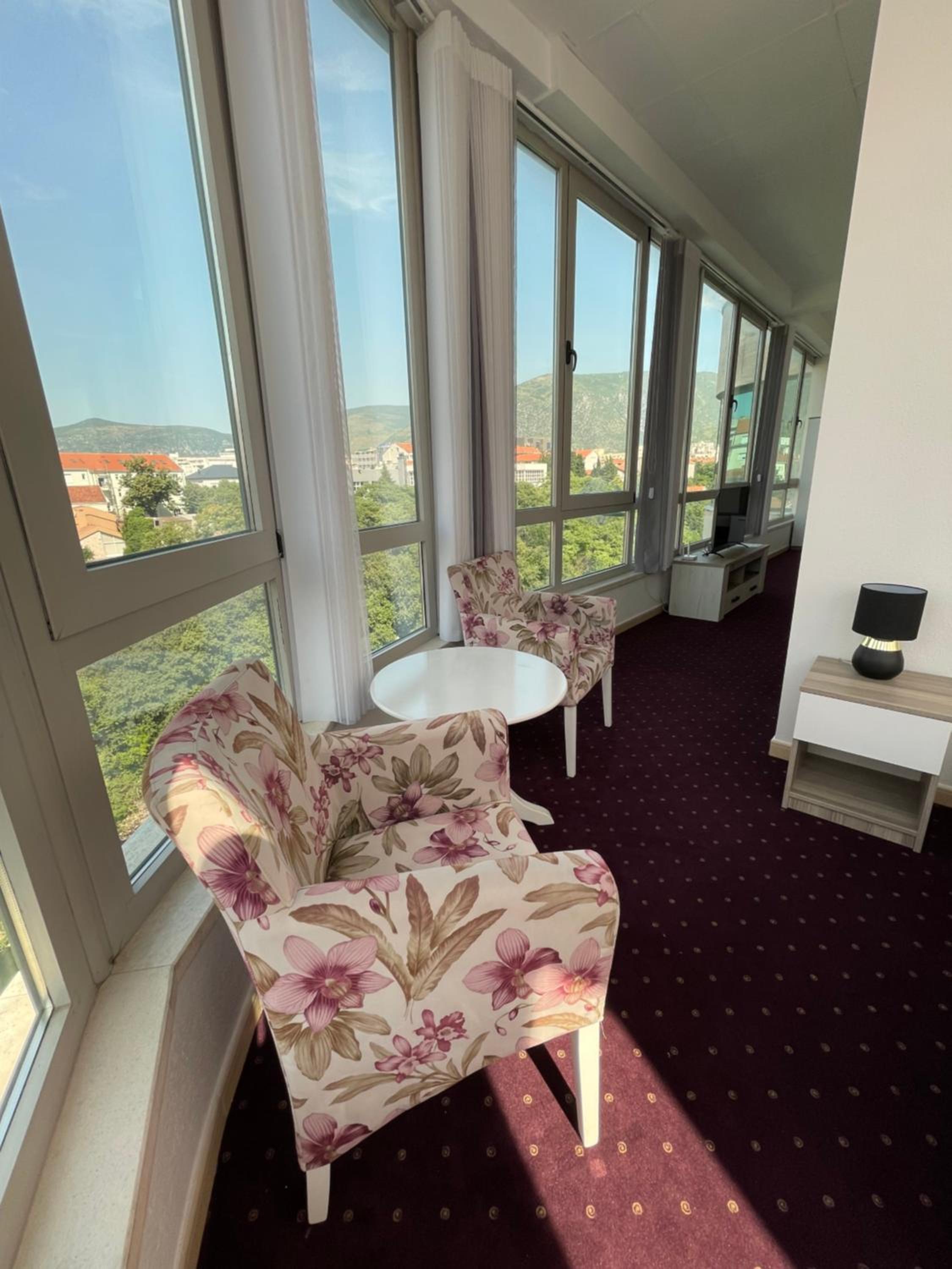 Lux Apartments