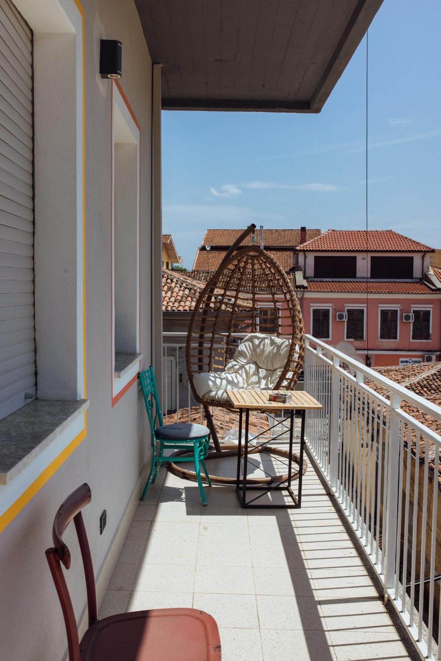 Bed Station Hostel & Bar