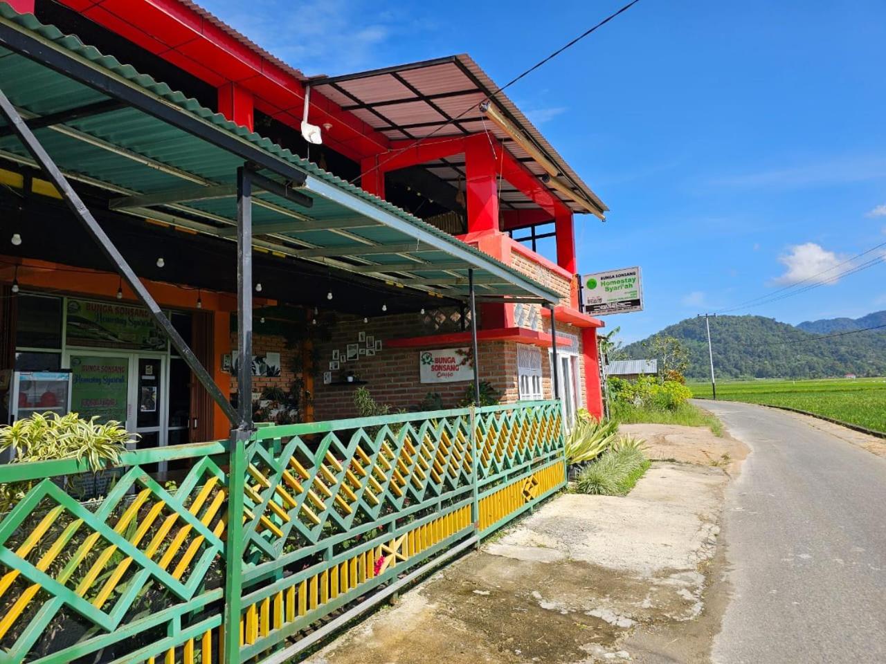 Homestay dan Cafe BungaSonsang