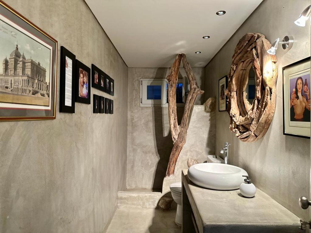 Hermione Hills Luxury Cottage by Goutos Luxury Living