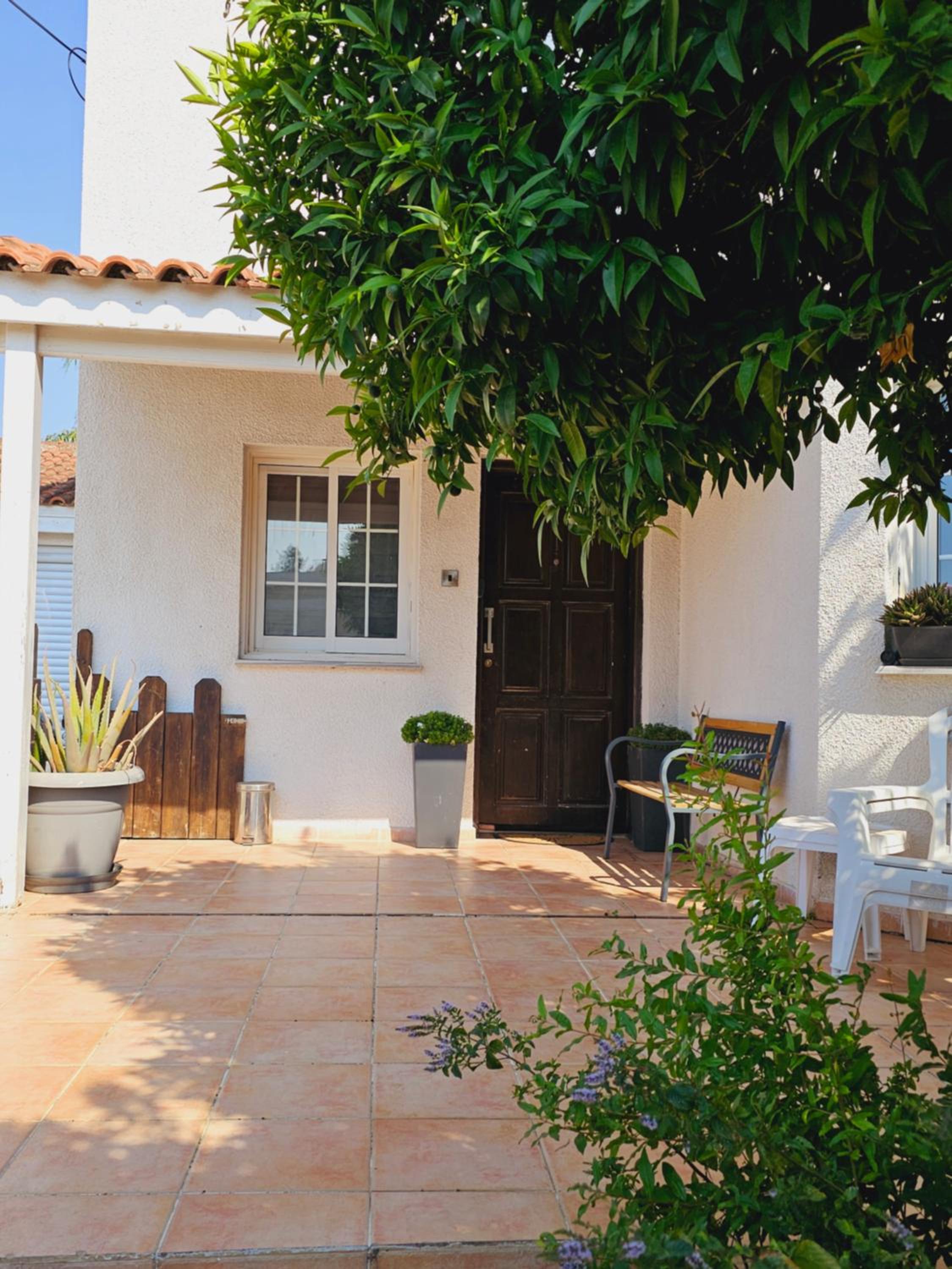 Hotel Trudy's home - Image 1