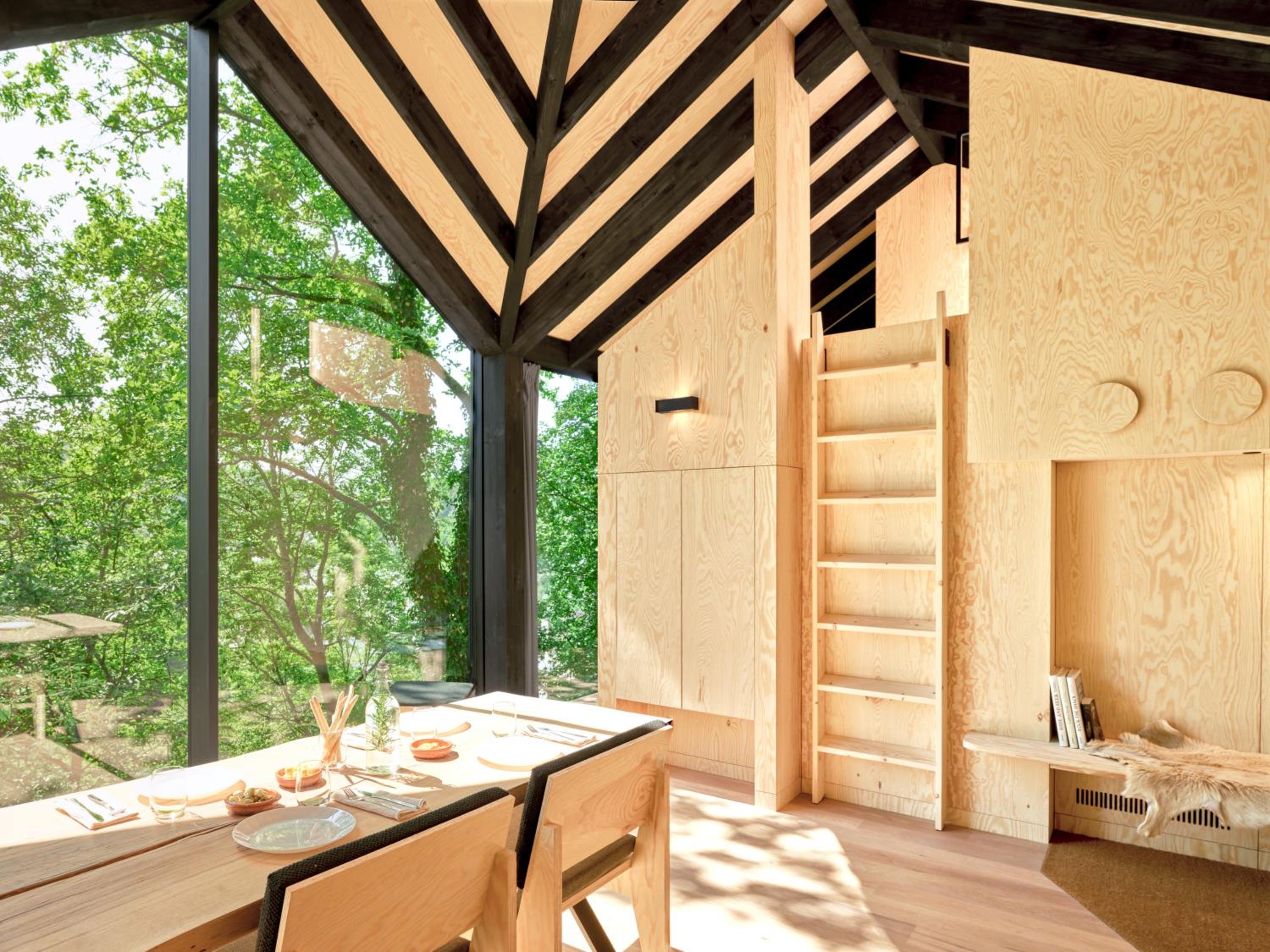 Hutstuf The Eagle & Private Outdoor Spa