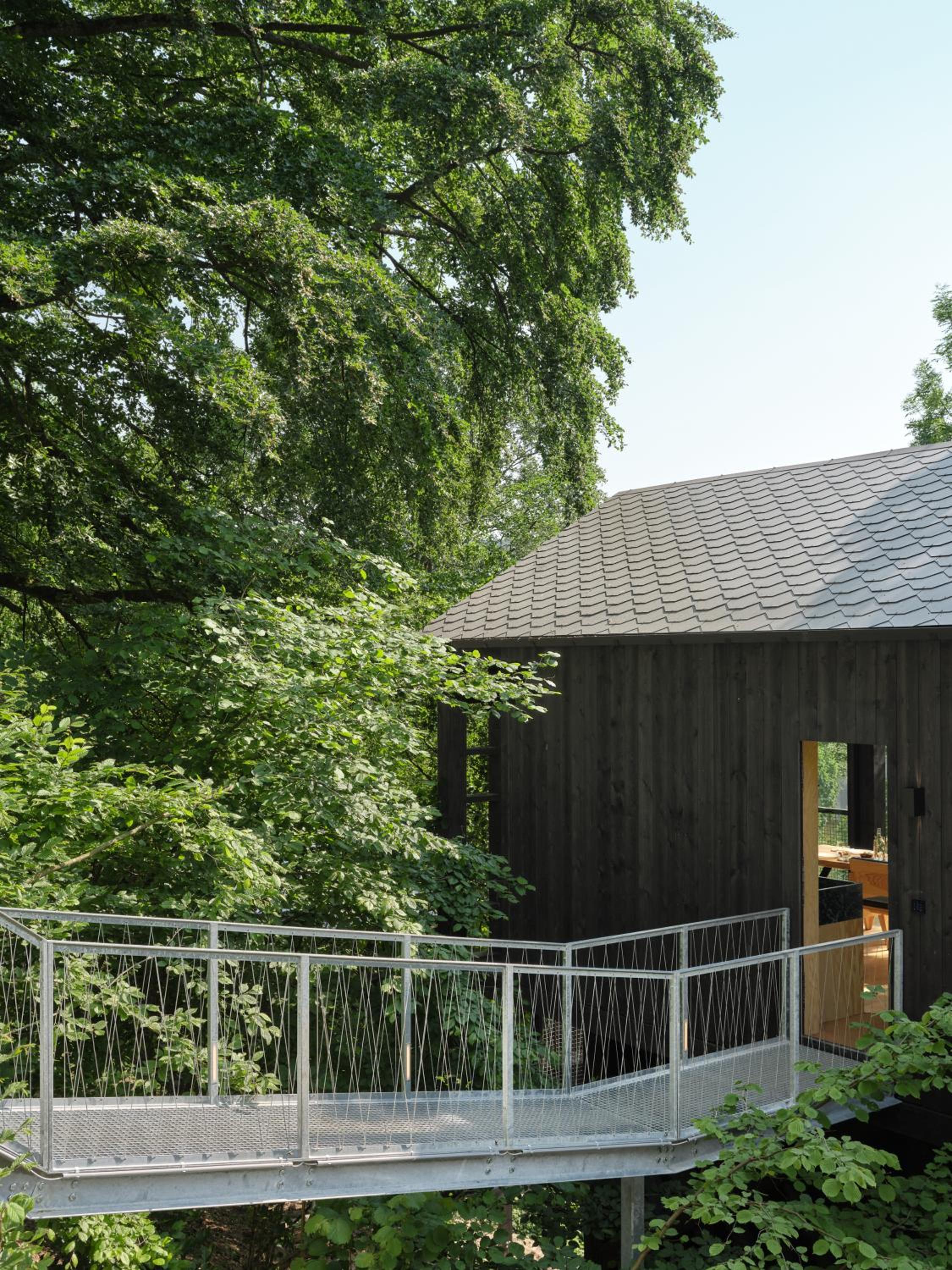 Hutstuf The Eagle & Private Outdoor Spa