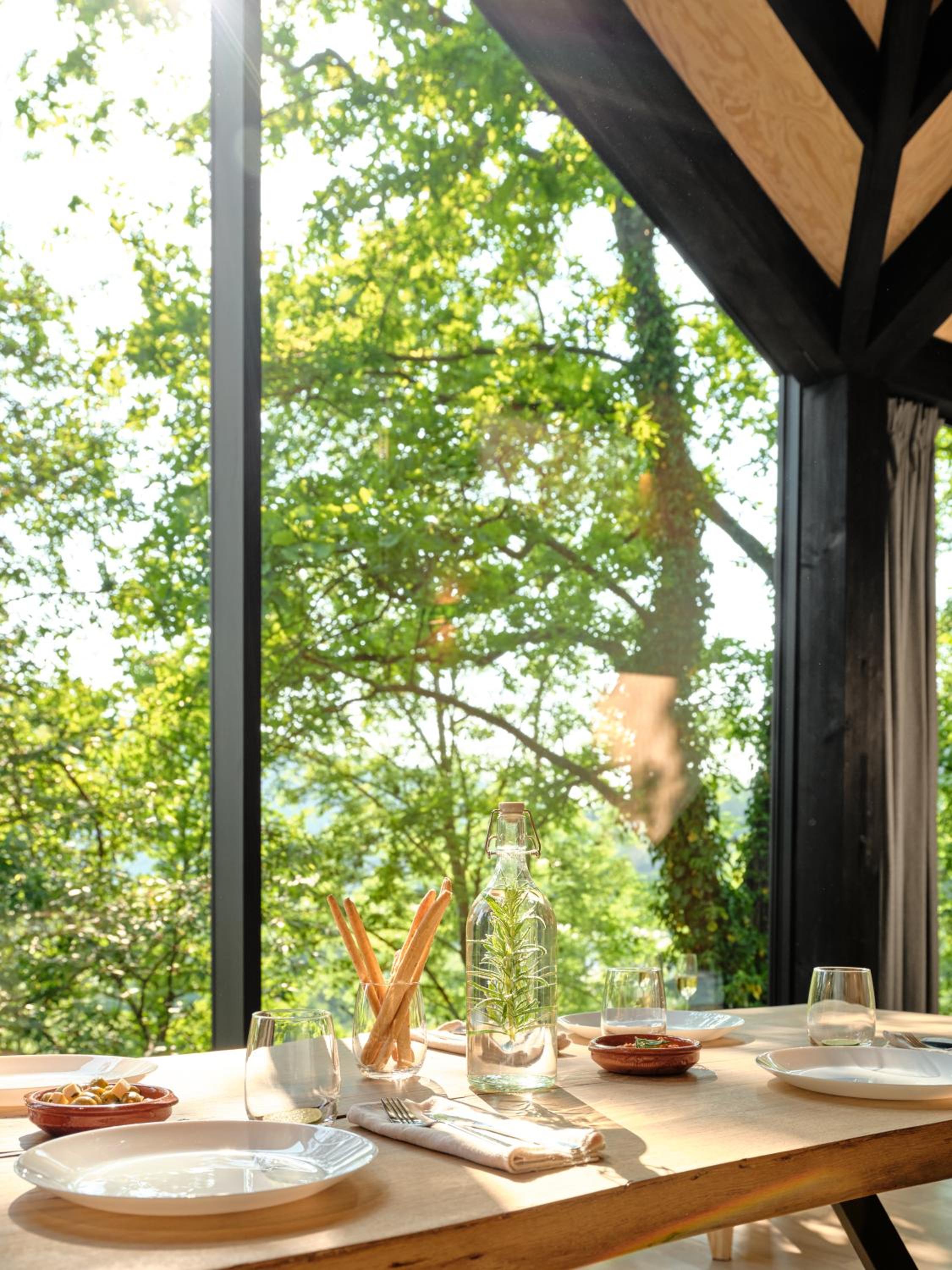 Hutstuf The Eagle & Private Outdoor Spa