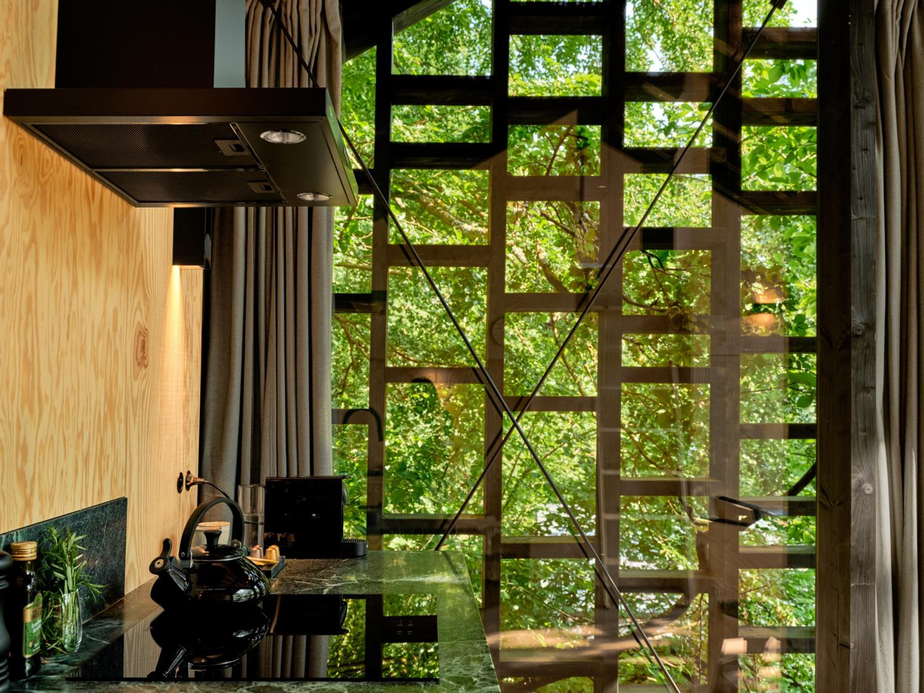 Hutstuf The Eagle & Private Outdoor Spa