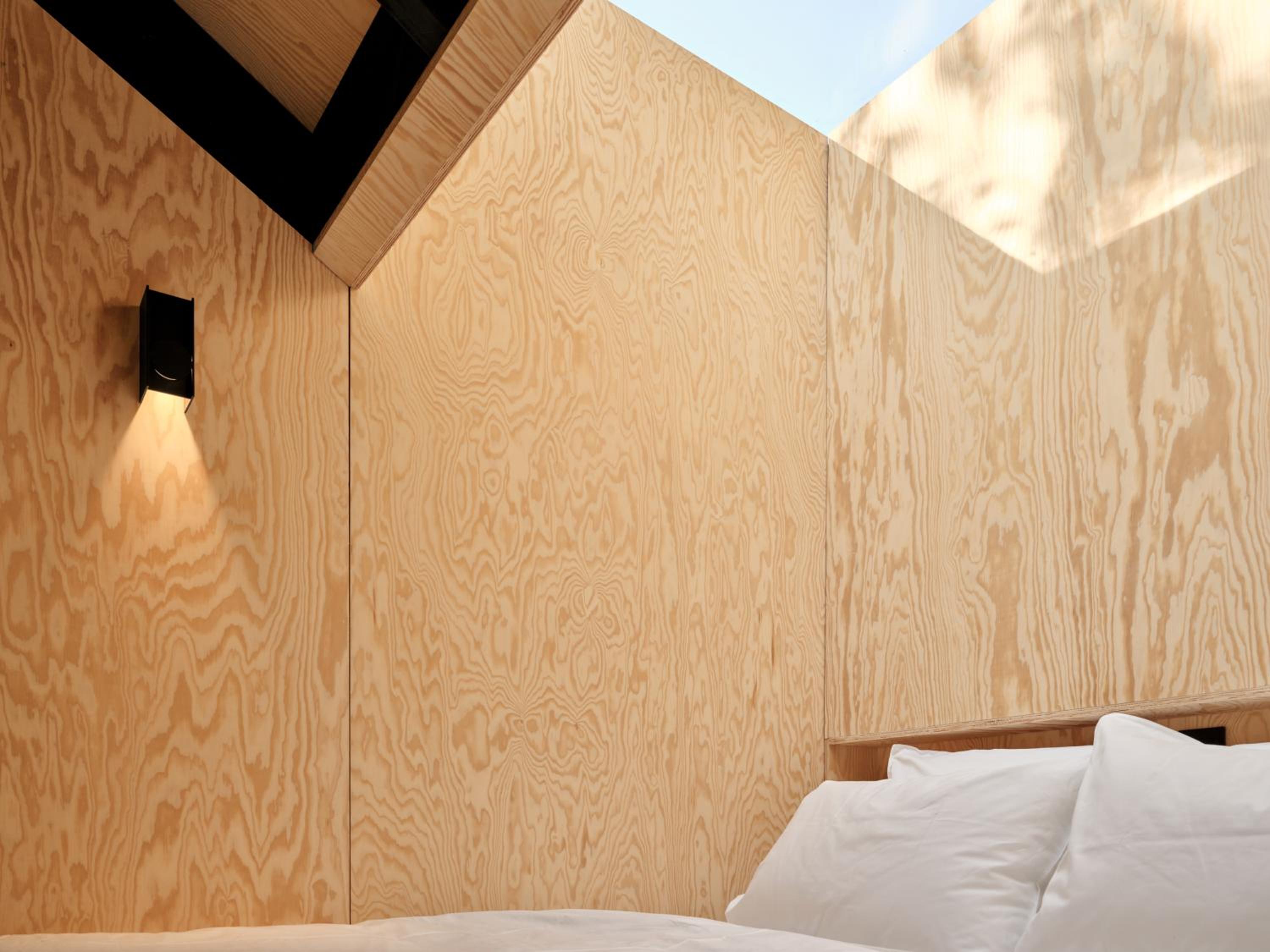Hutstuf The Eagle & Private Outdoor Spa