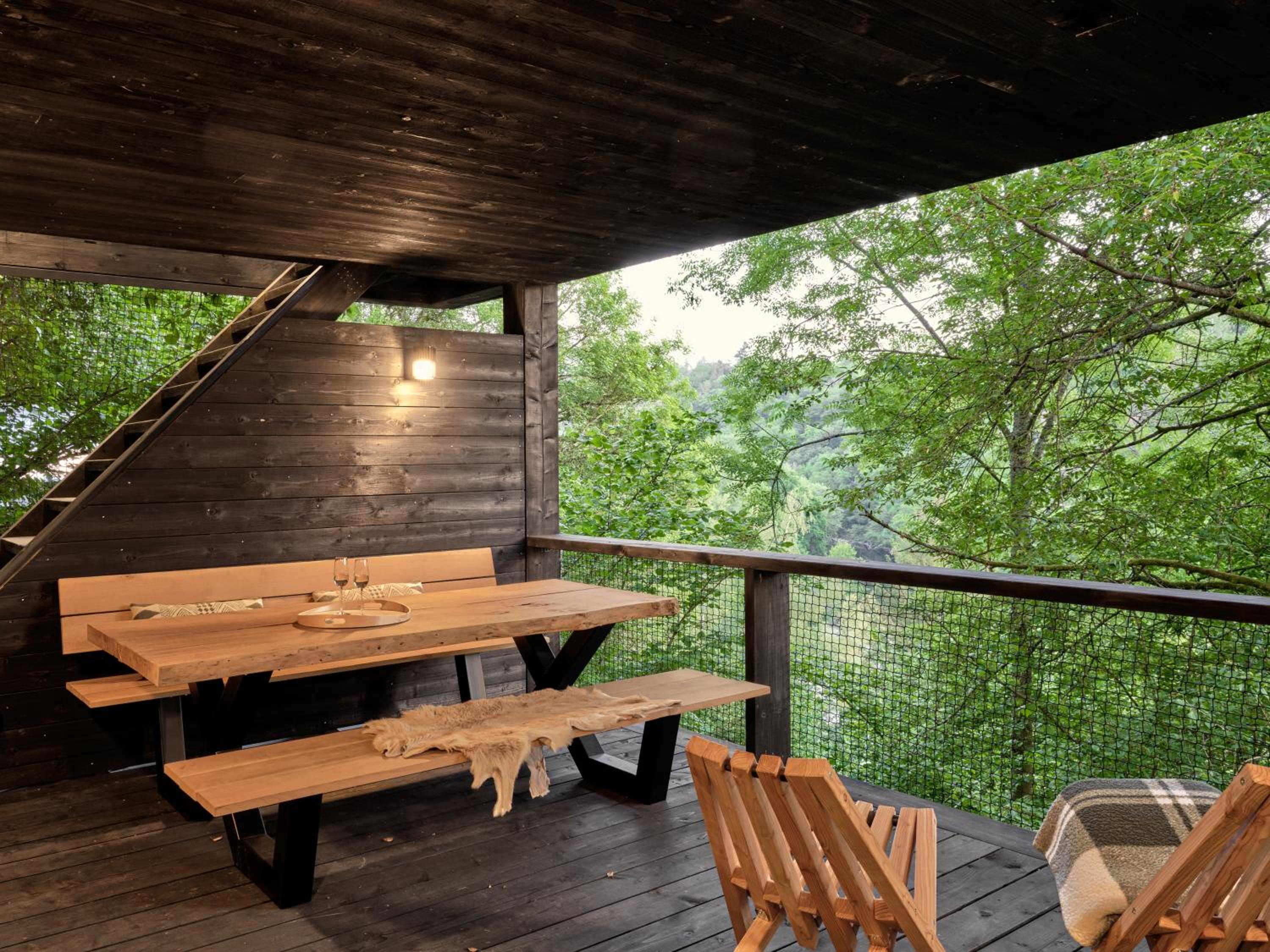 Hutstuf The Eagle & Private Outdoor Spa