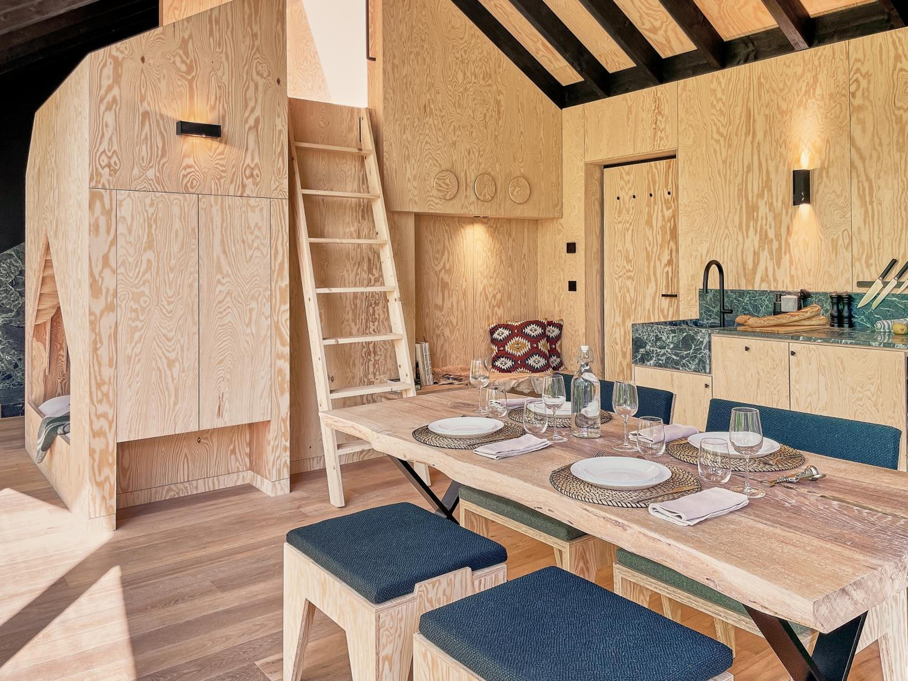 Hutstuf The Eagle & Private Outdoor Spa