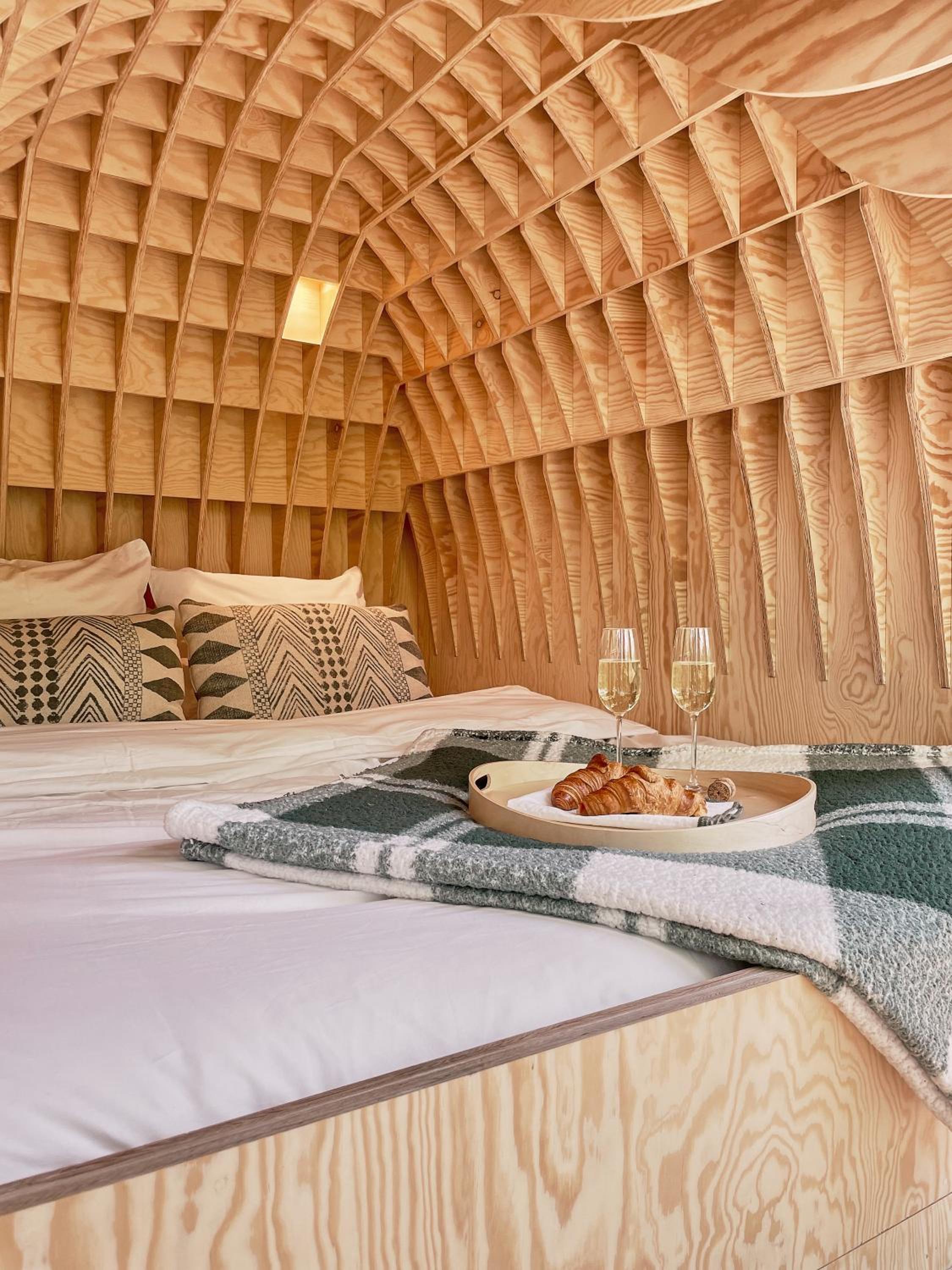Hutstuf The Eagle & Private Outdoor Spa