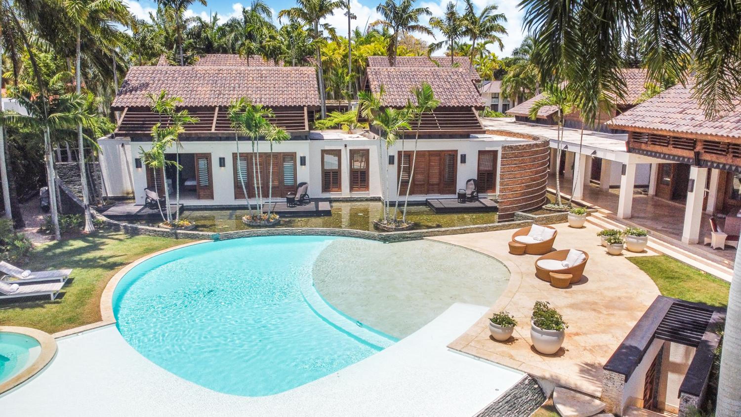 Luxurious 8-BR Villa with Ocean View, Jacuzzi, Home Cinema and Resort Access in Casa de Campo view 3