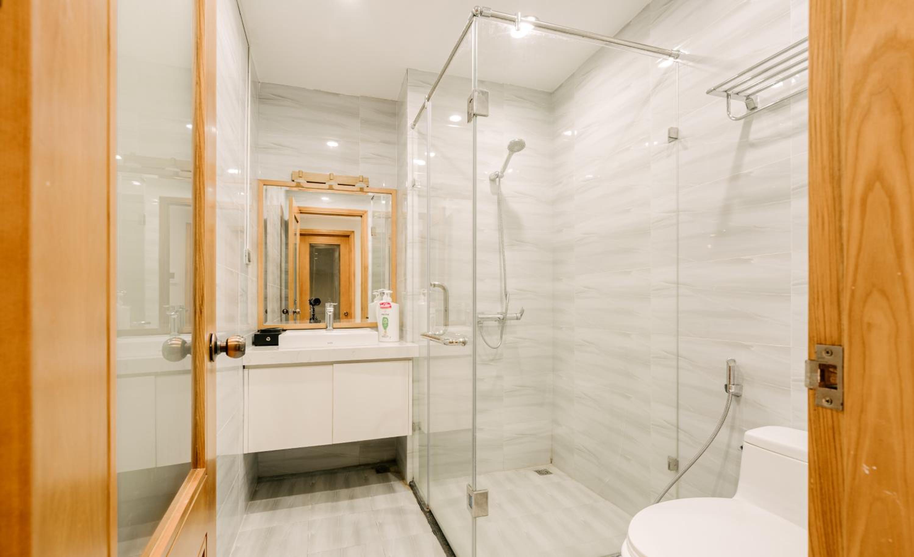 Hi-Home Suites - the West Lake Xuan Dieu